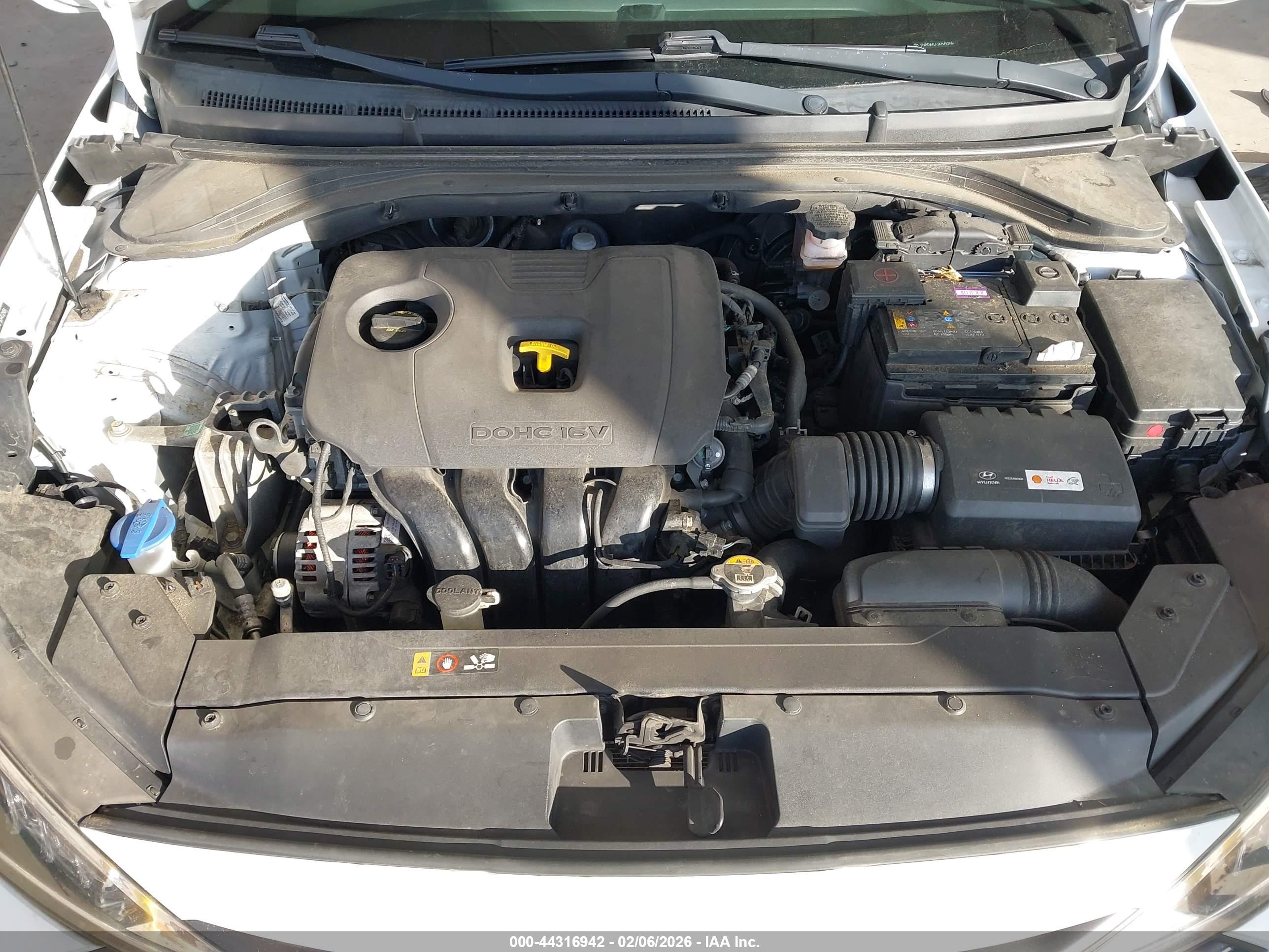 HYUNDAI ELANTRA image 10