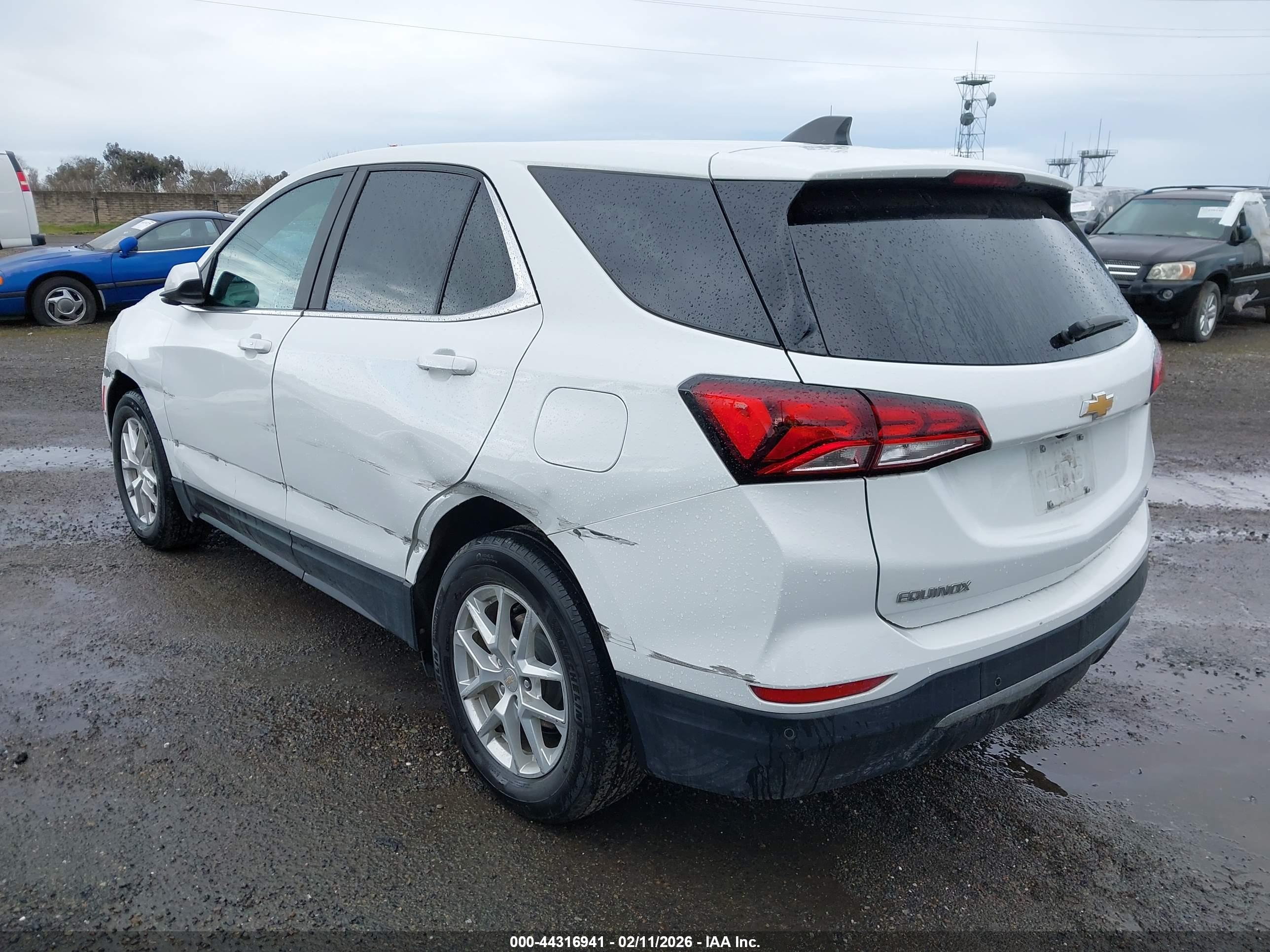 CHEVROLET EQUINOX image 3