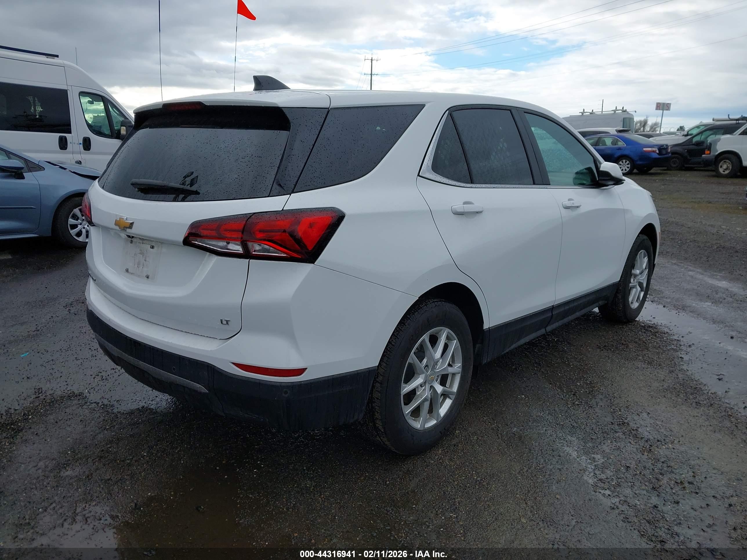CHEVROLET EQUINOX image 4