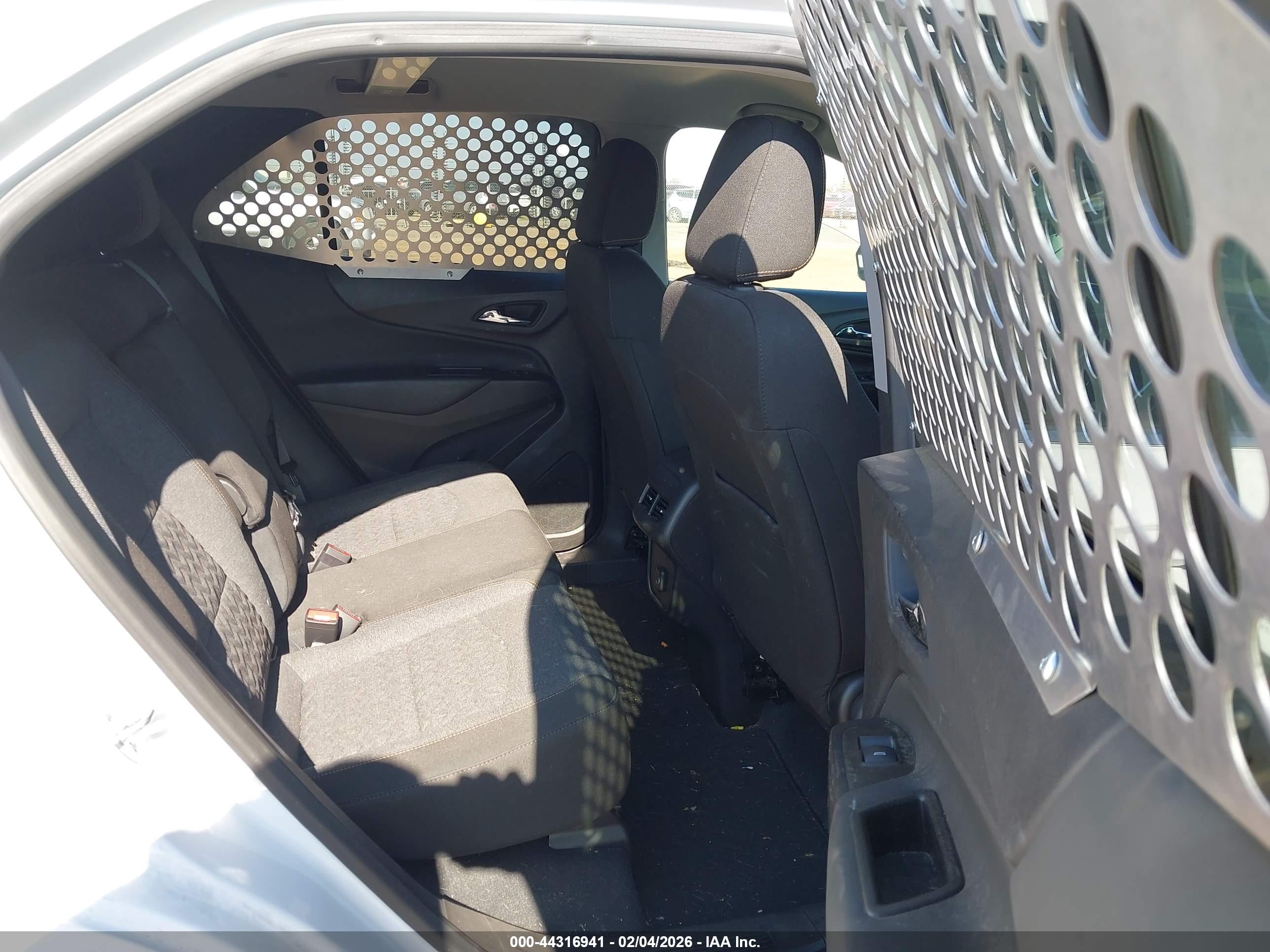 CHEVROLET EQUINOX image 8