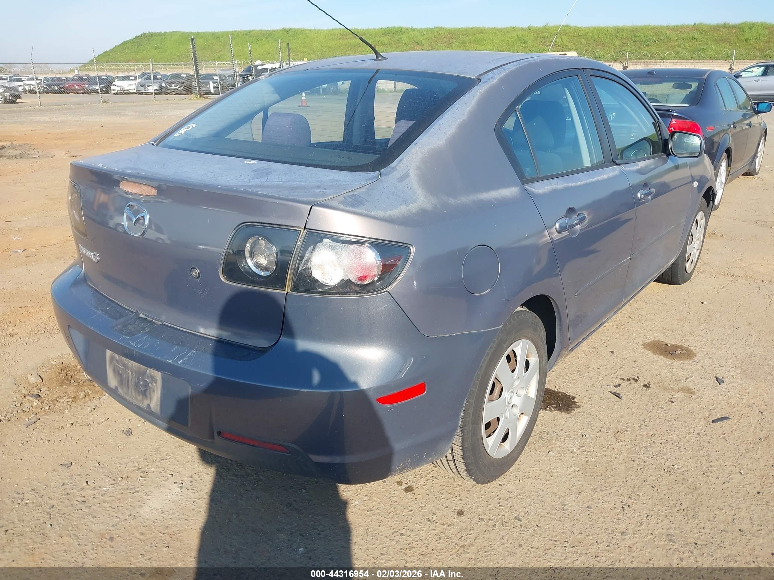 MAZDA MAZDA3 image 4