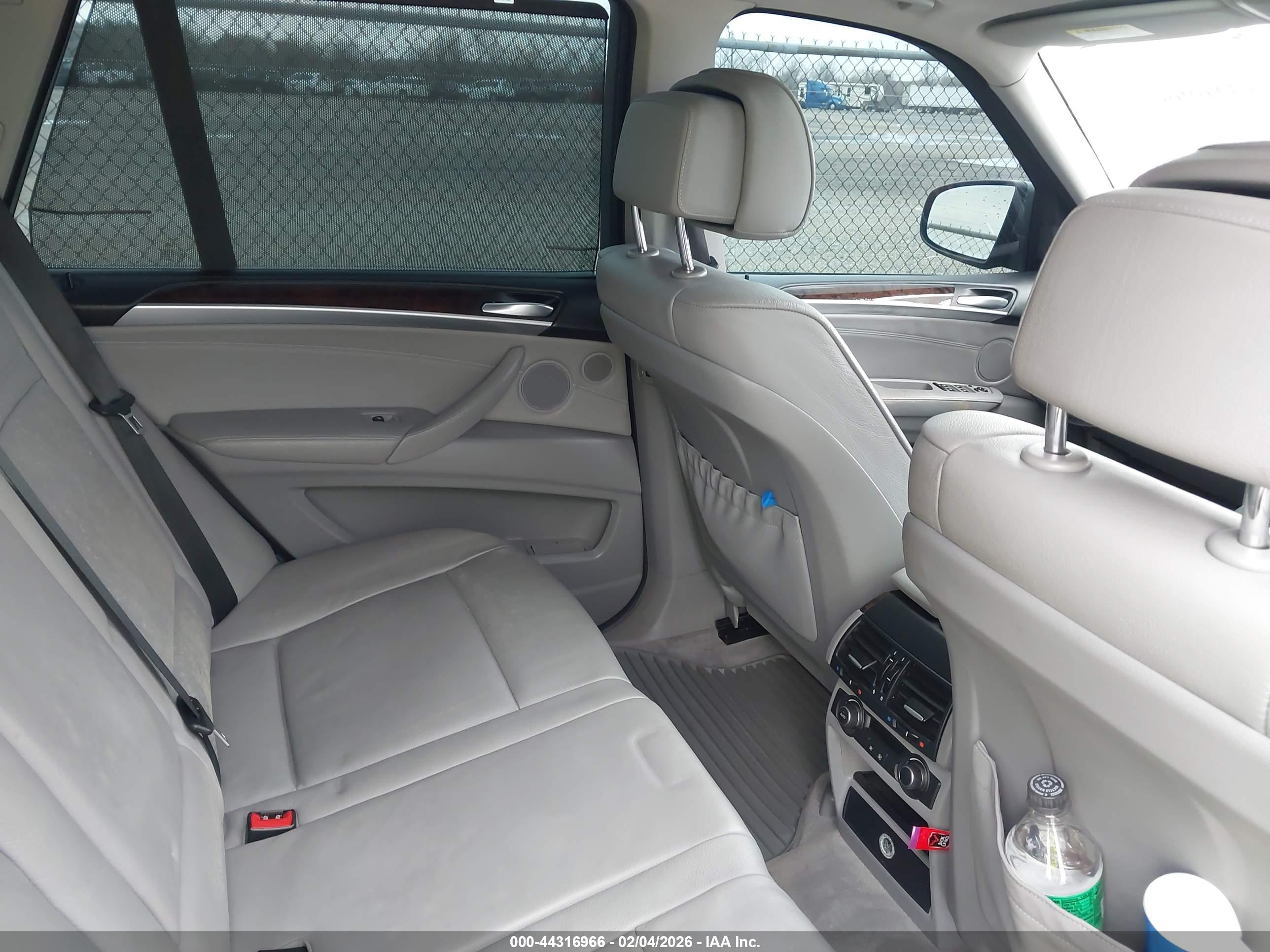 BMW X5 image 8
