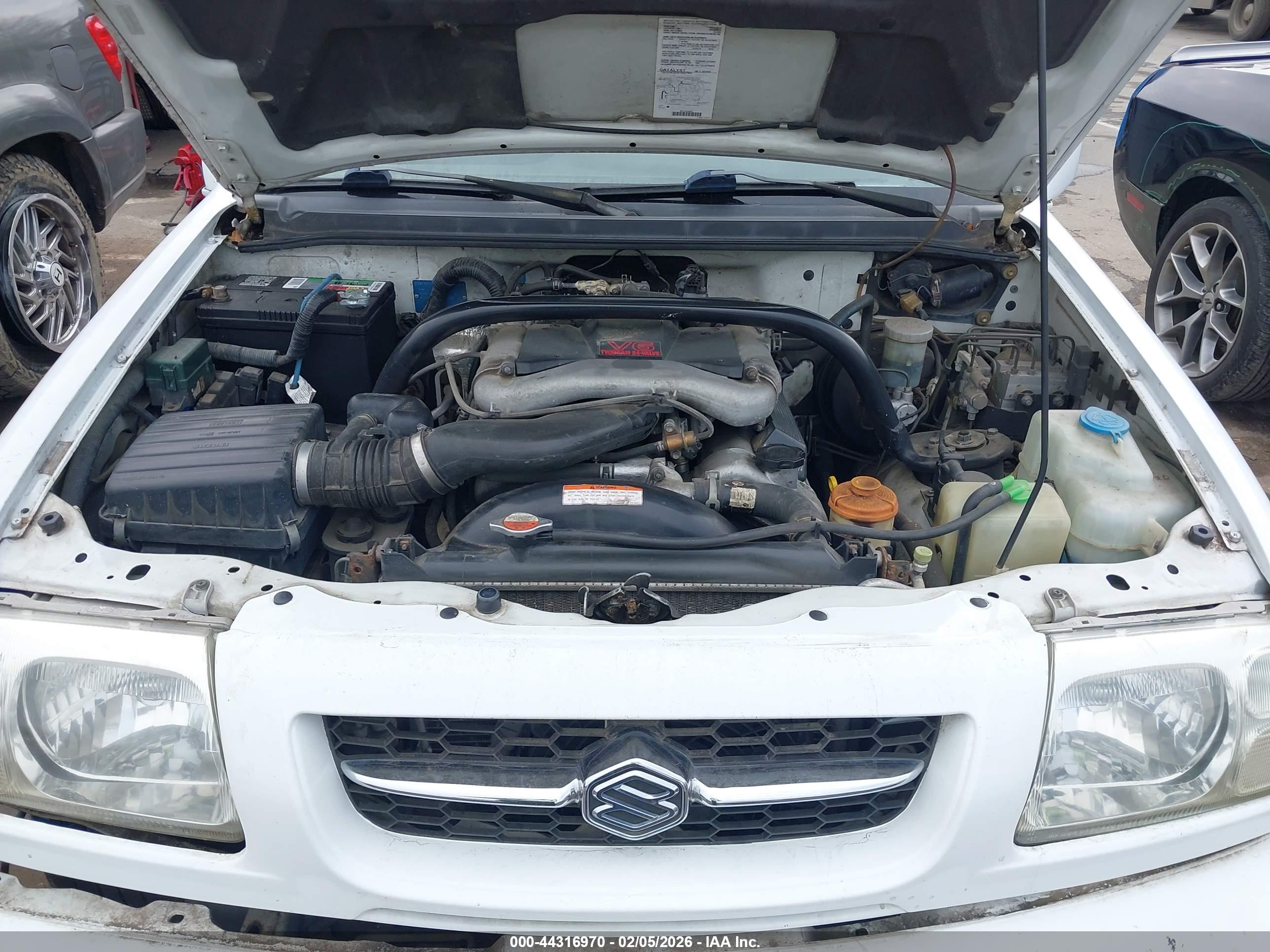 SUZUKI GRAND image 10