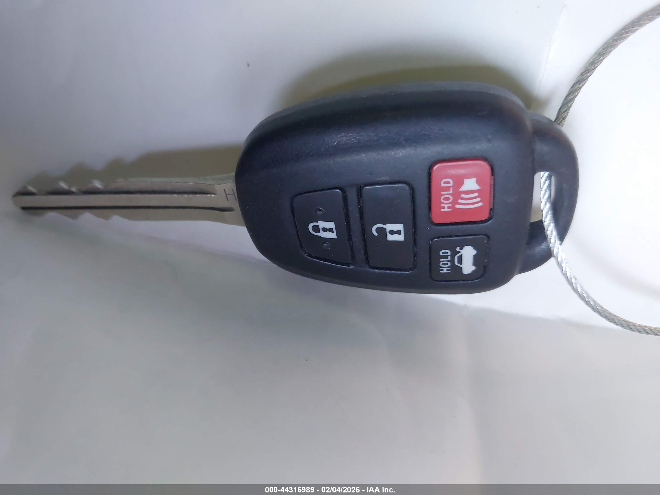 TOYOTA COROLLA image 11