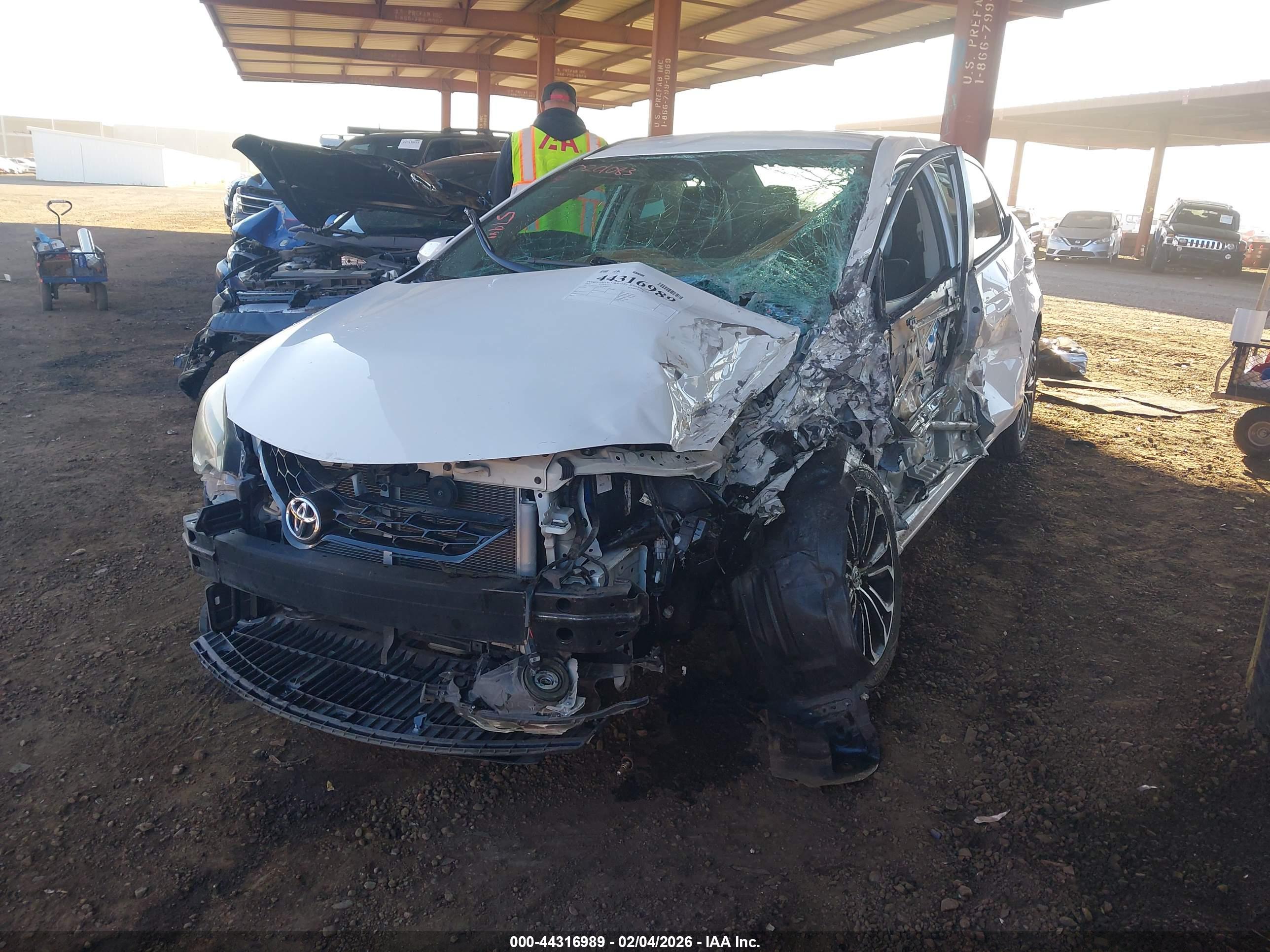 TOYOTA COROLLA image 2