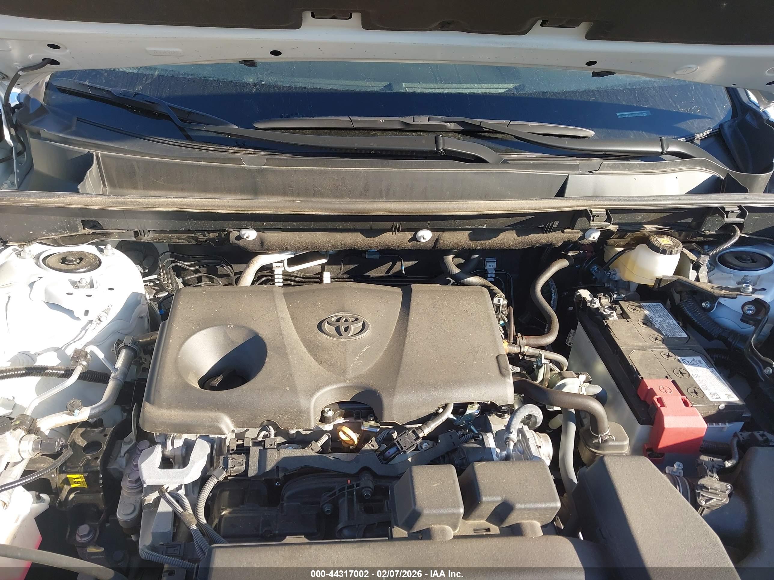 TOYOTA RAV4 image 10