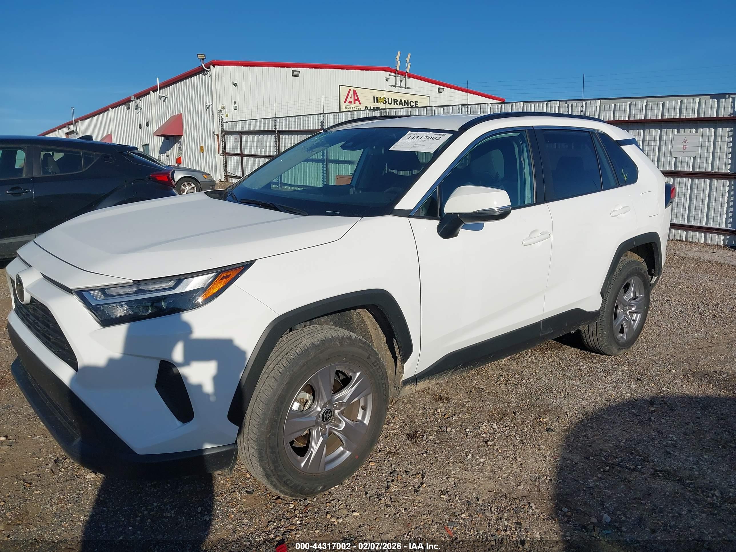 TOYOTA RAV4 image 2