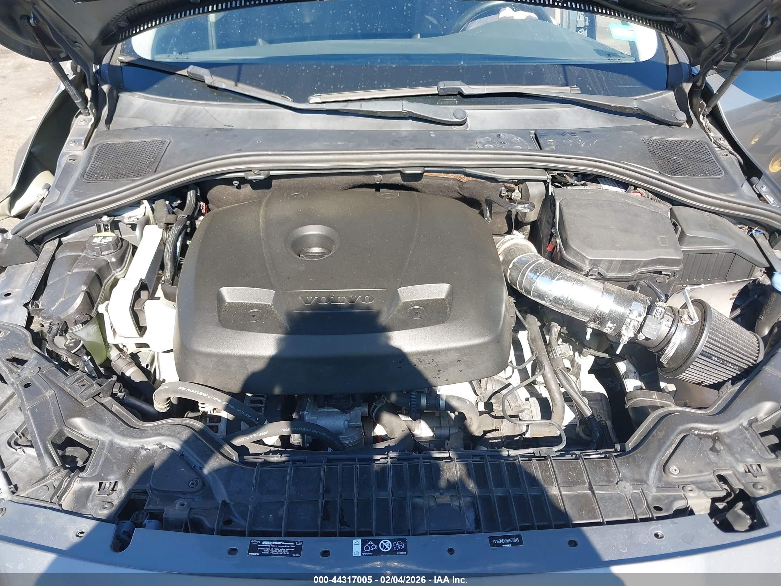 VOLVO V60 image 10