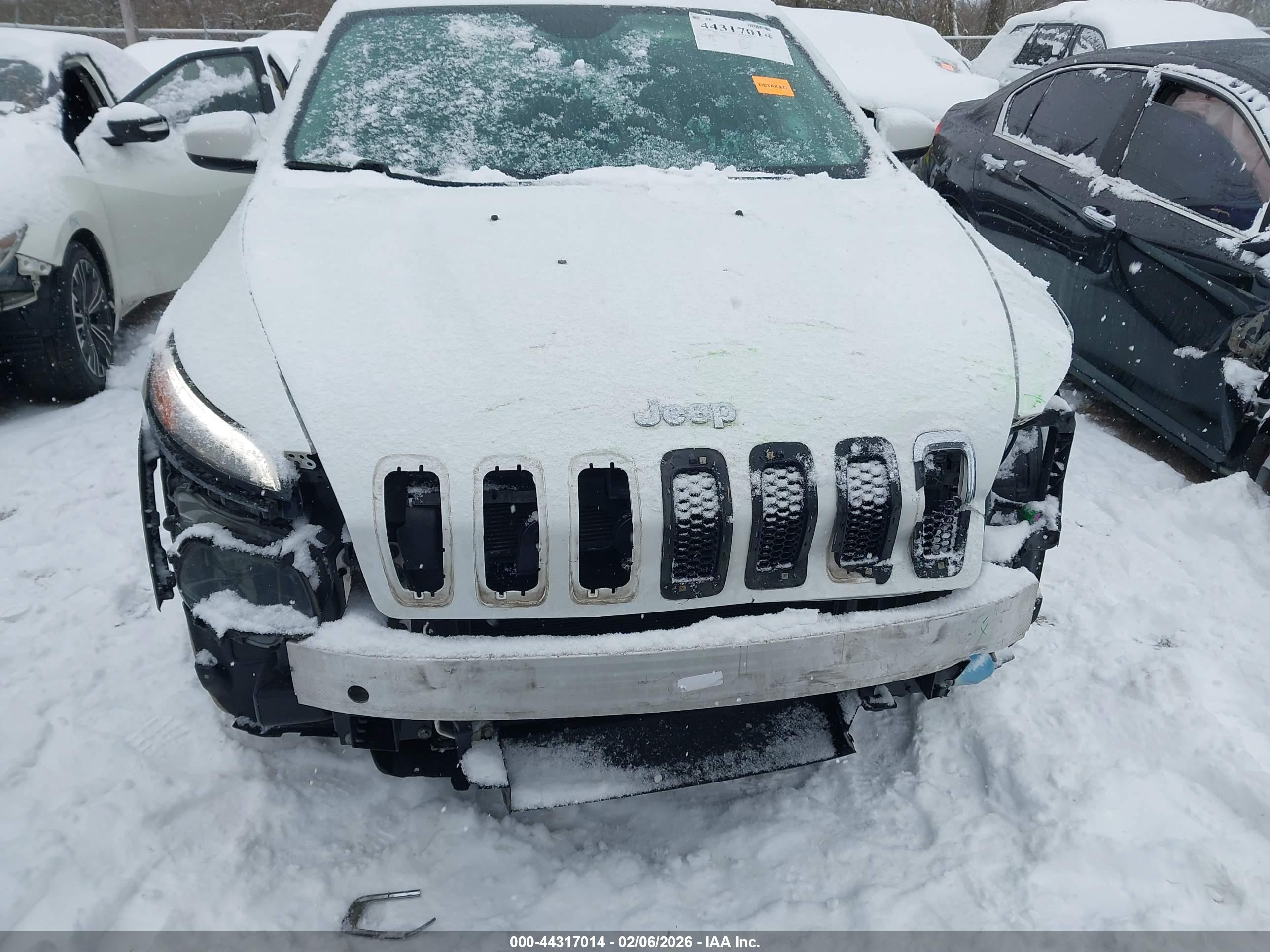 JEEP CHEROKEE image 6