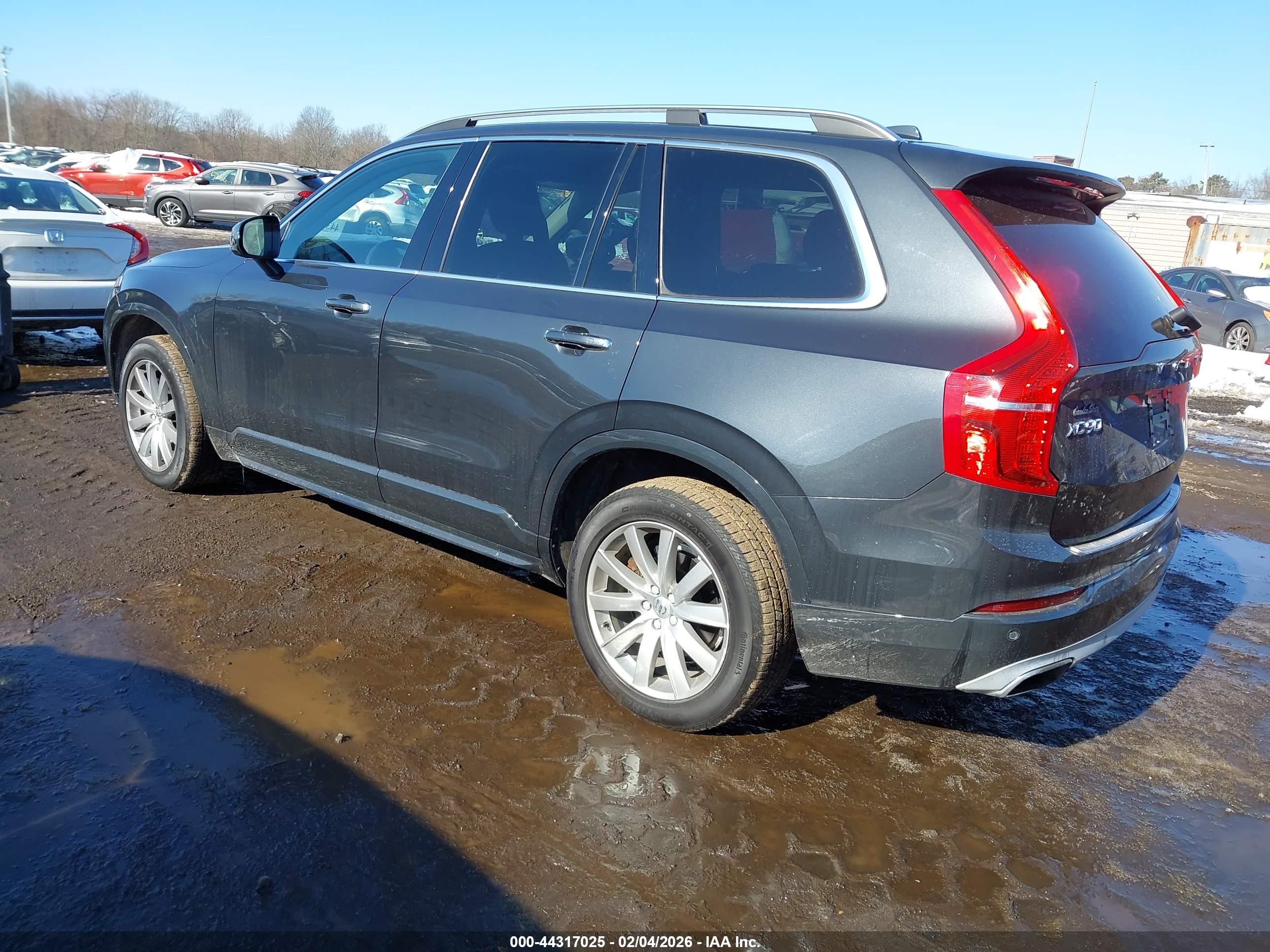 VOLVO XC90 image 3