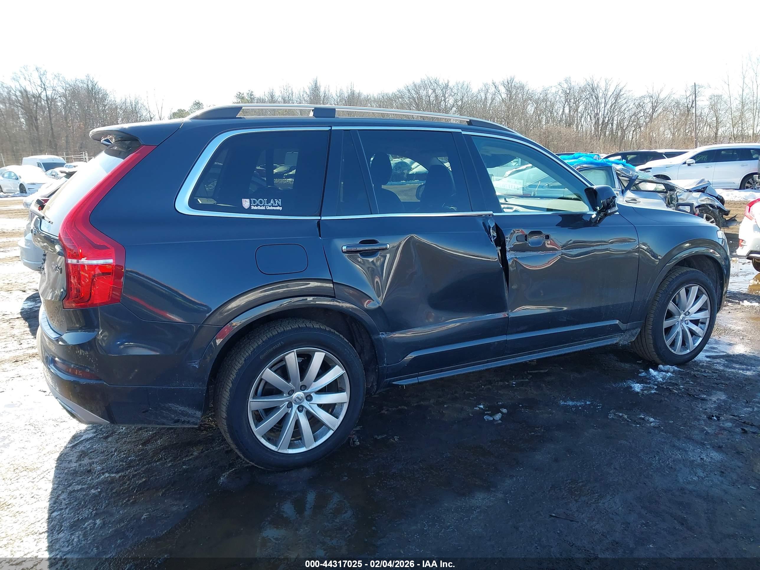 VOLVO XC90 image 6