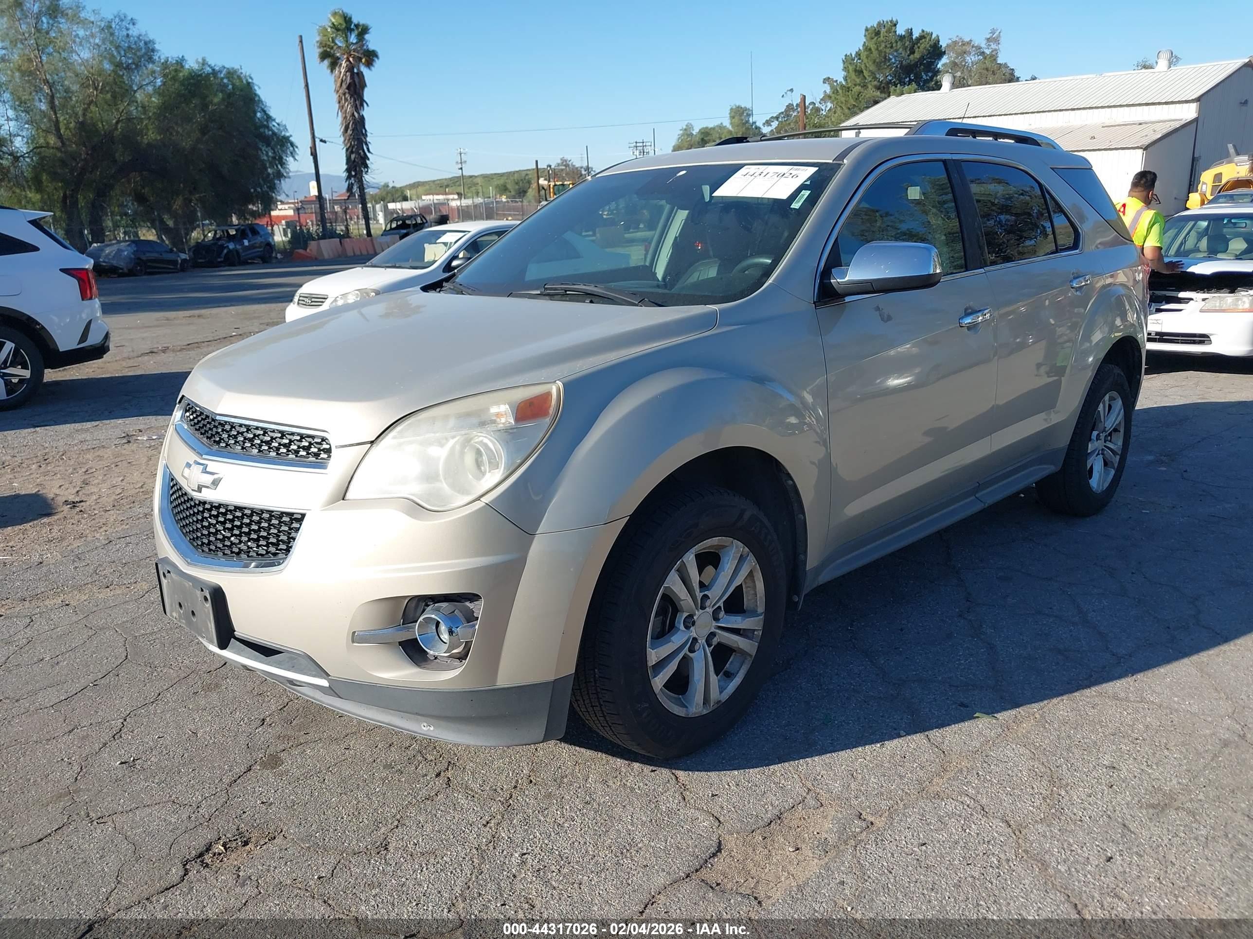 CHEVROLET EQUINOX image 2