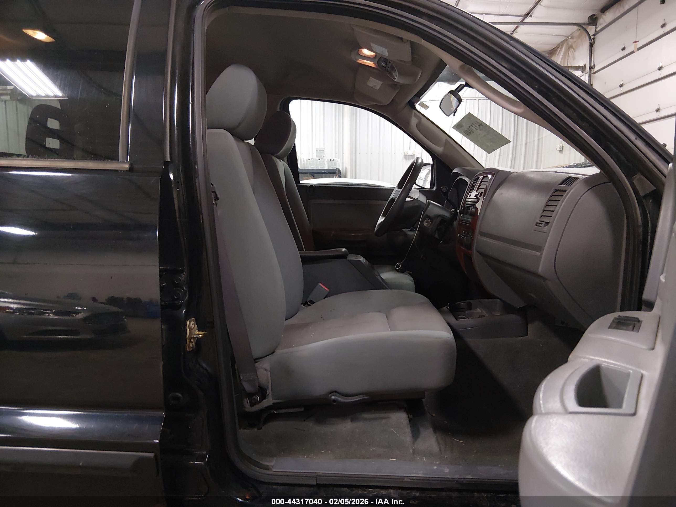 DODGE DAKOTA image 5