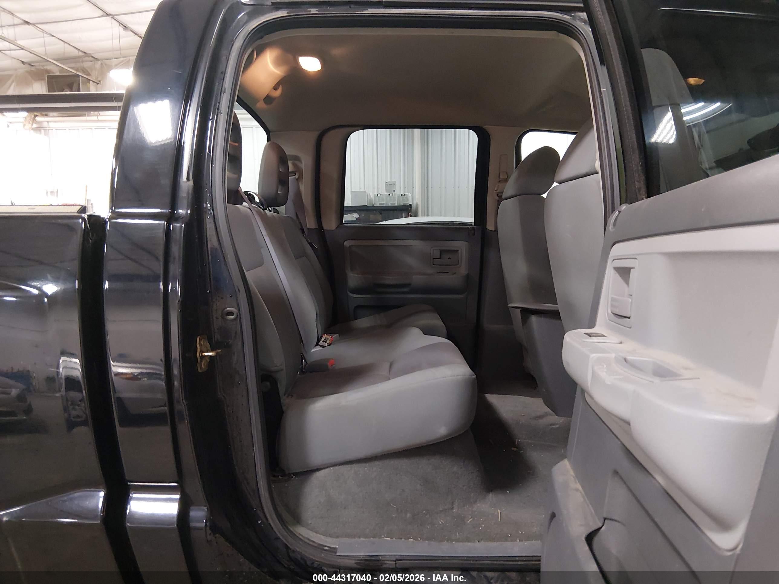DODGE DAKOTA image 8