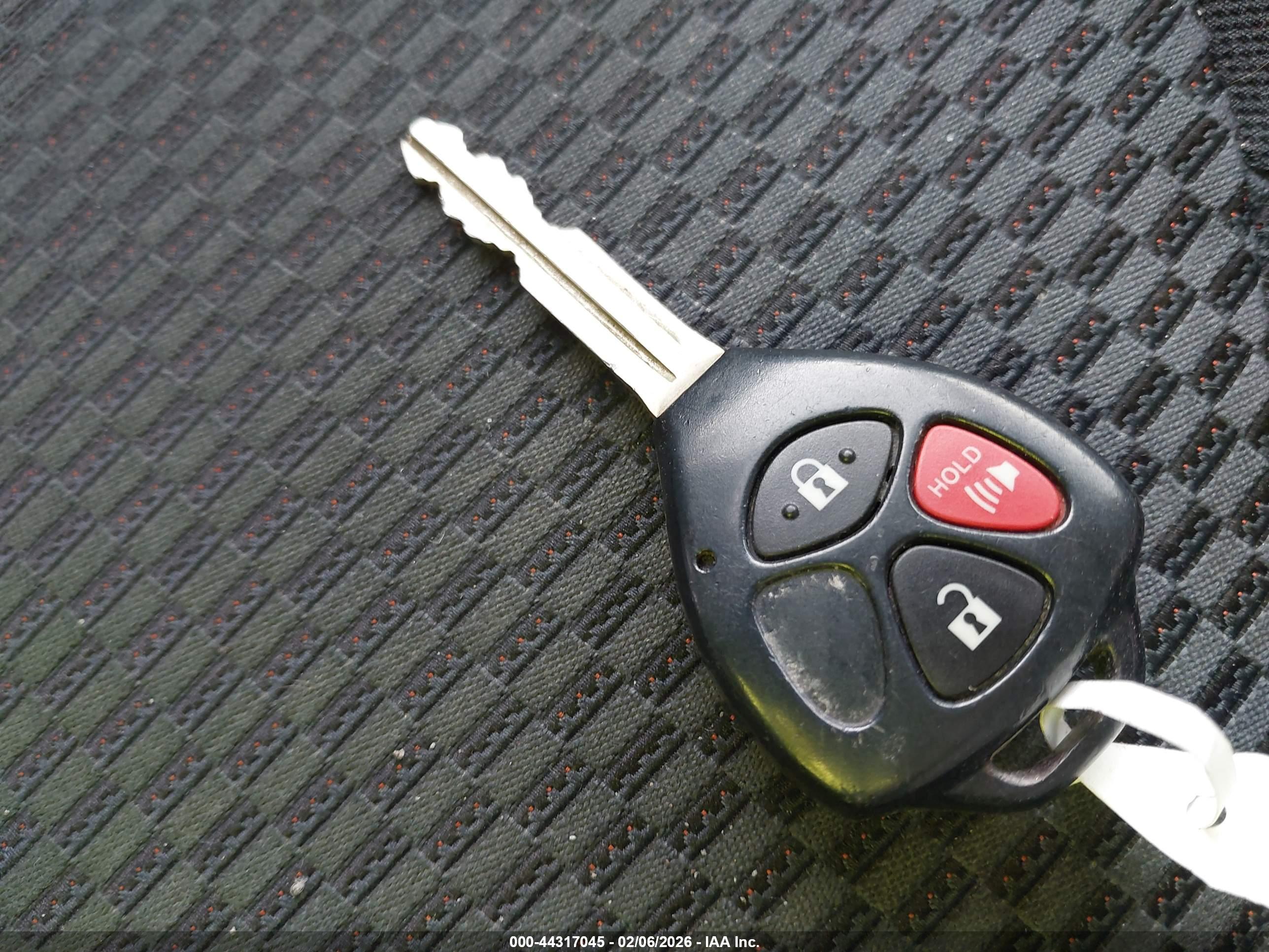 TOYOTA RAV4 image 11