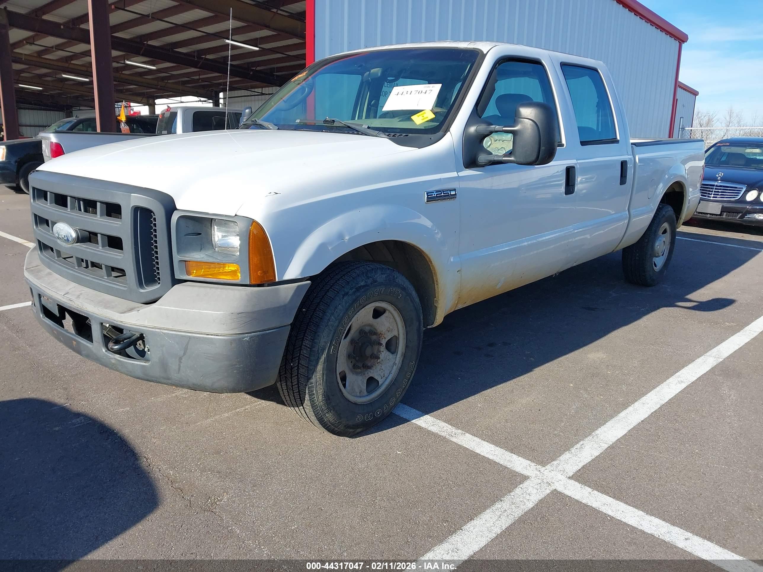 FORD F-250 image 2