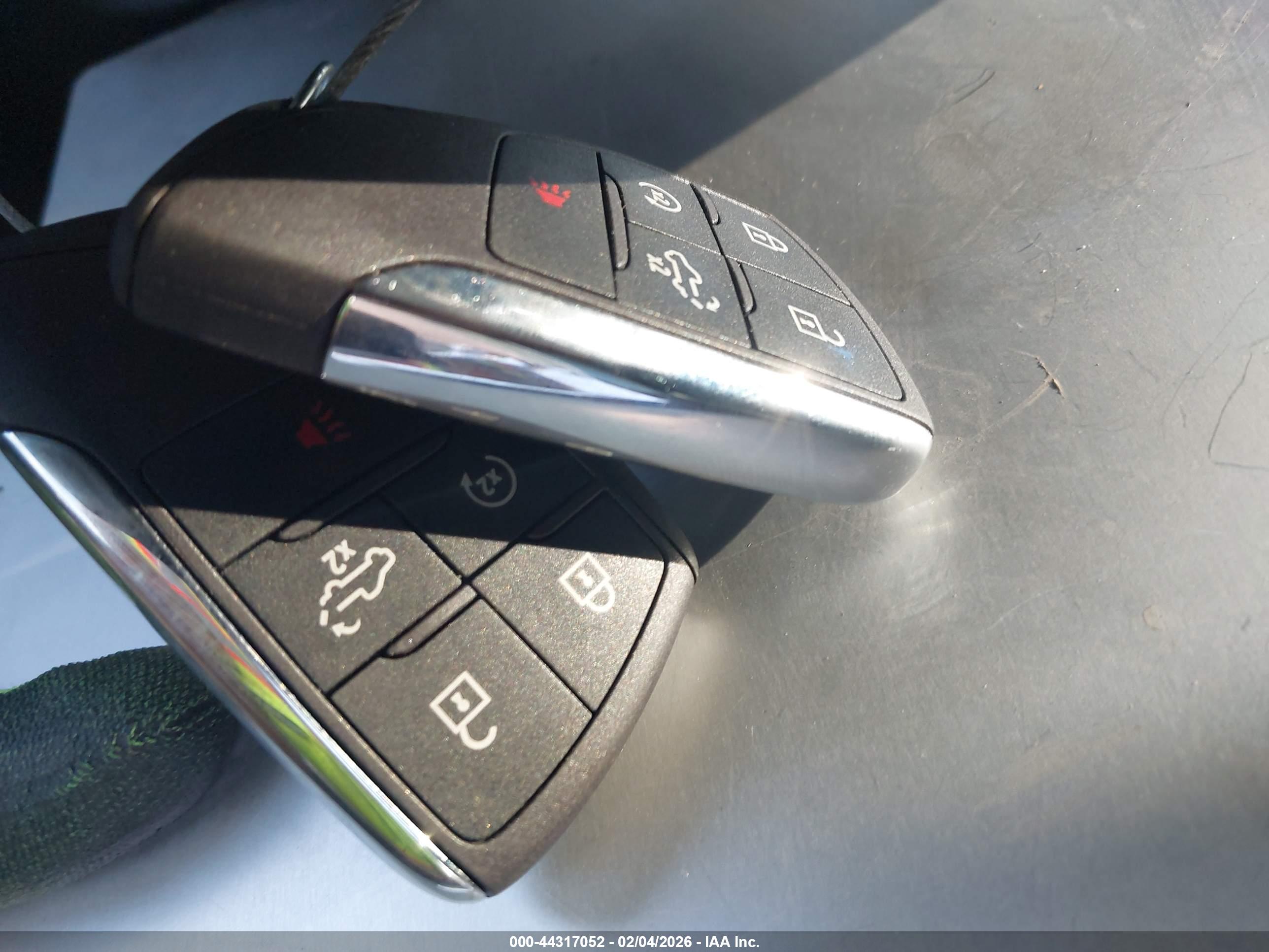 GMC SIERRA image 11