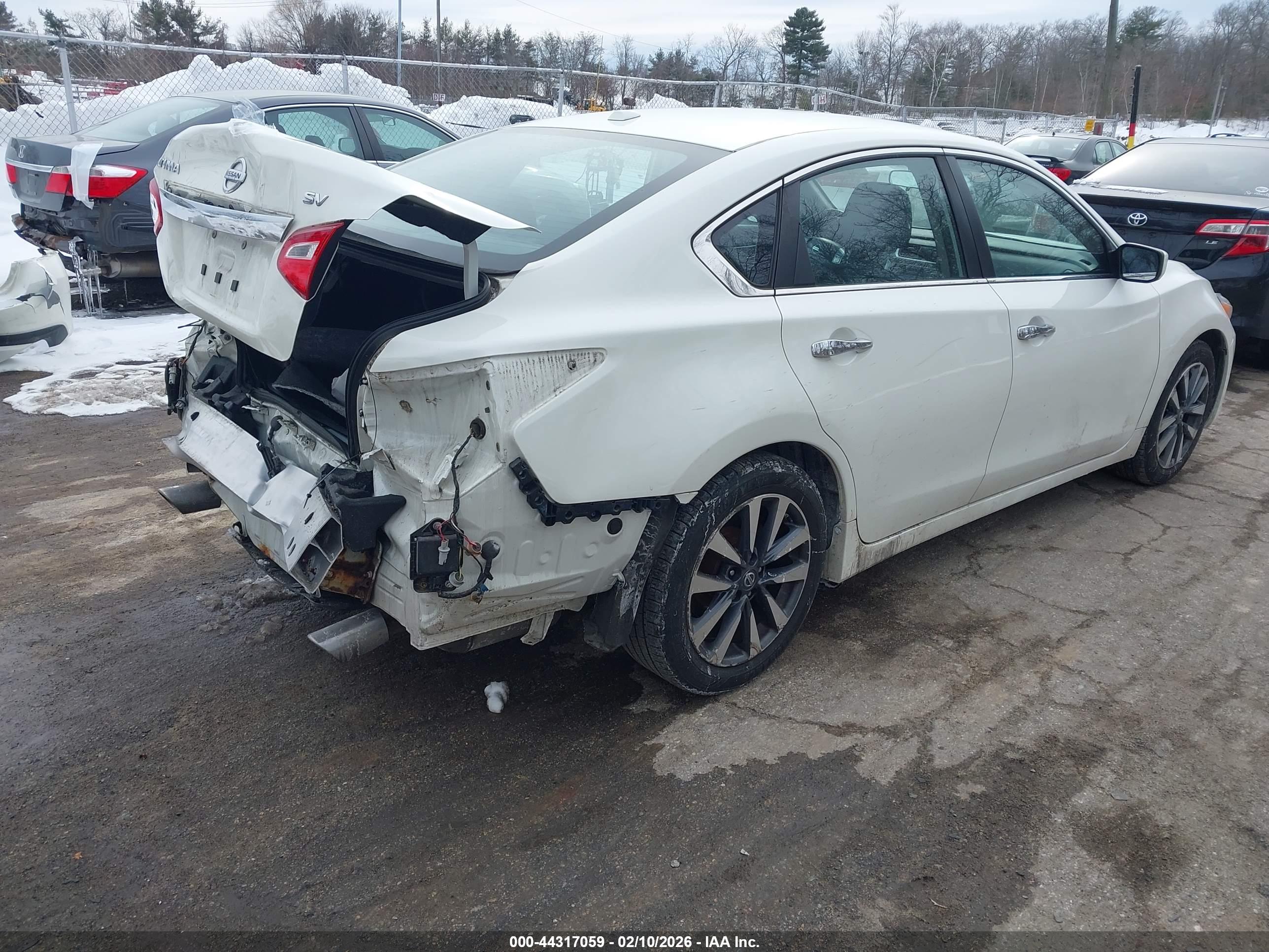 NISSAN ALTIMA image 4