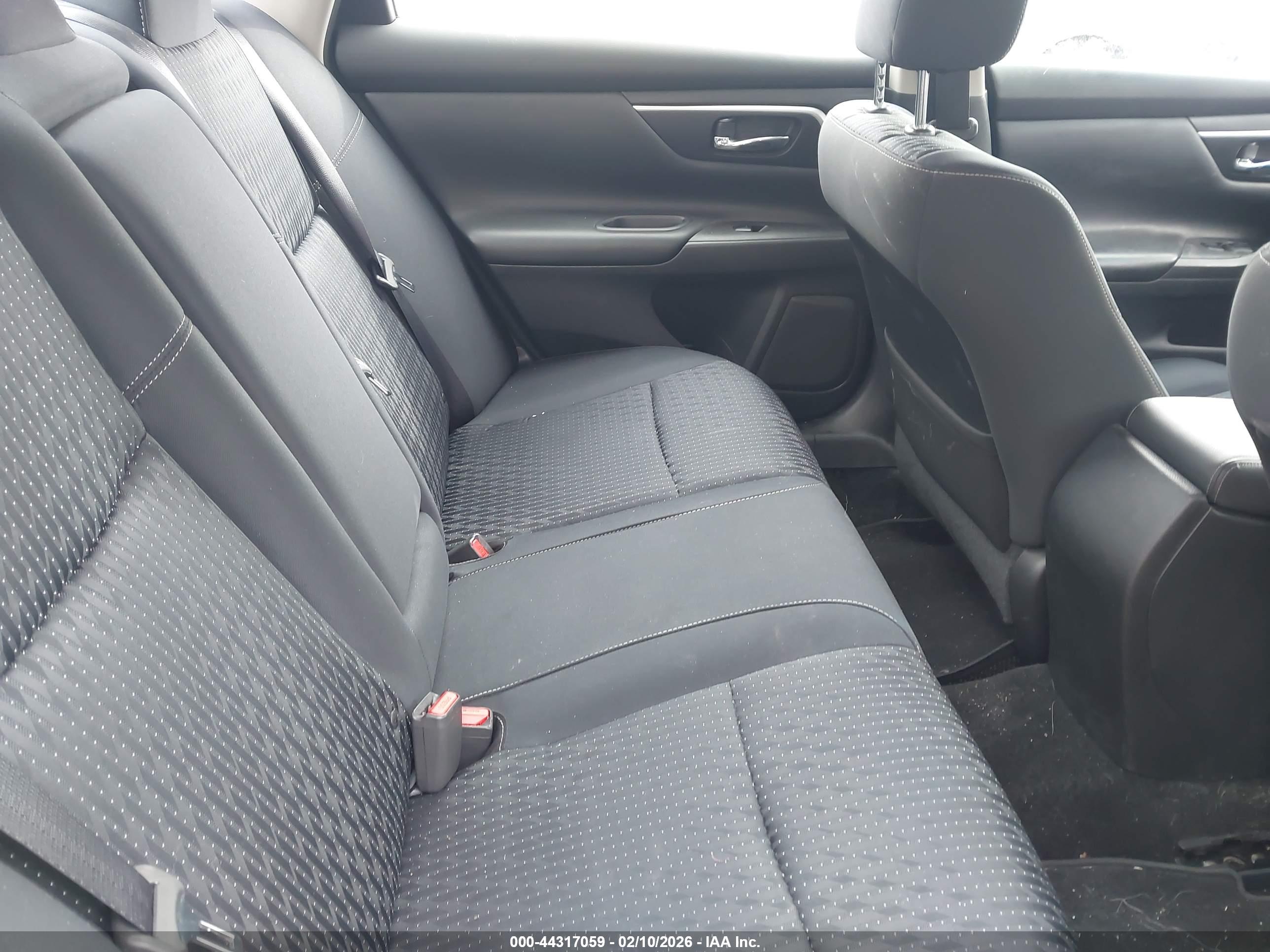 NISSAN ALTIMA image 8