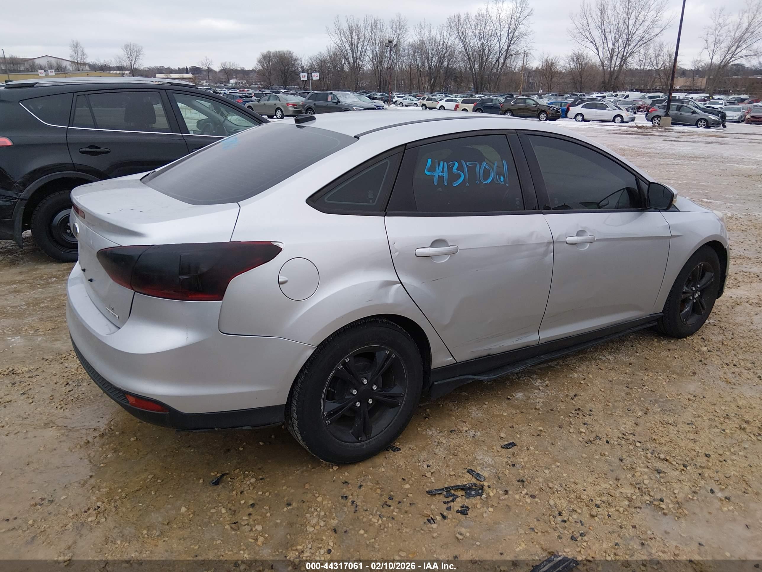 FORD FOCUS image 4