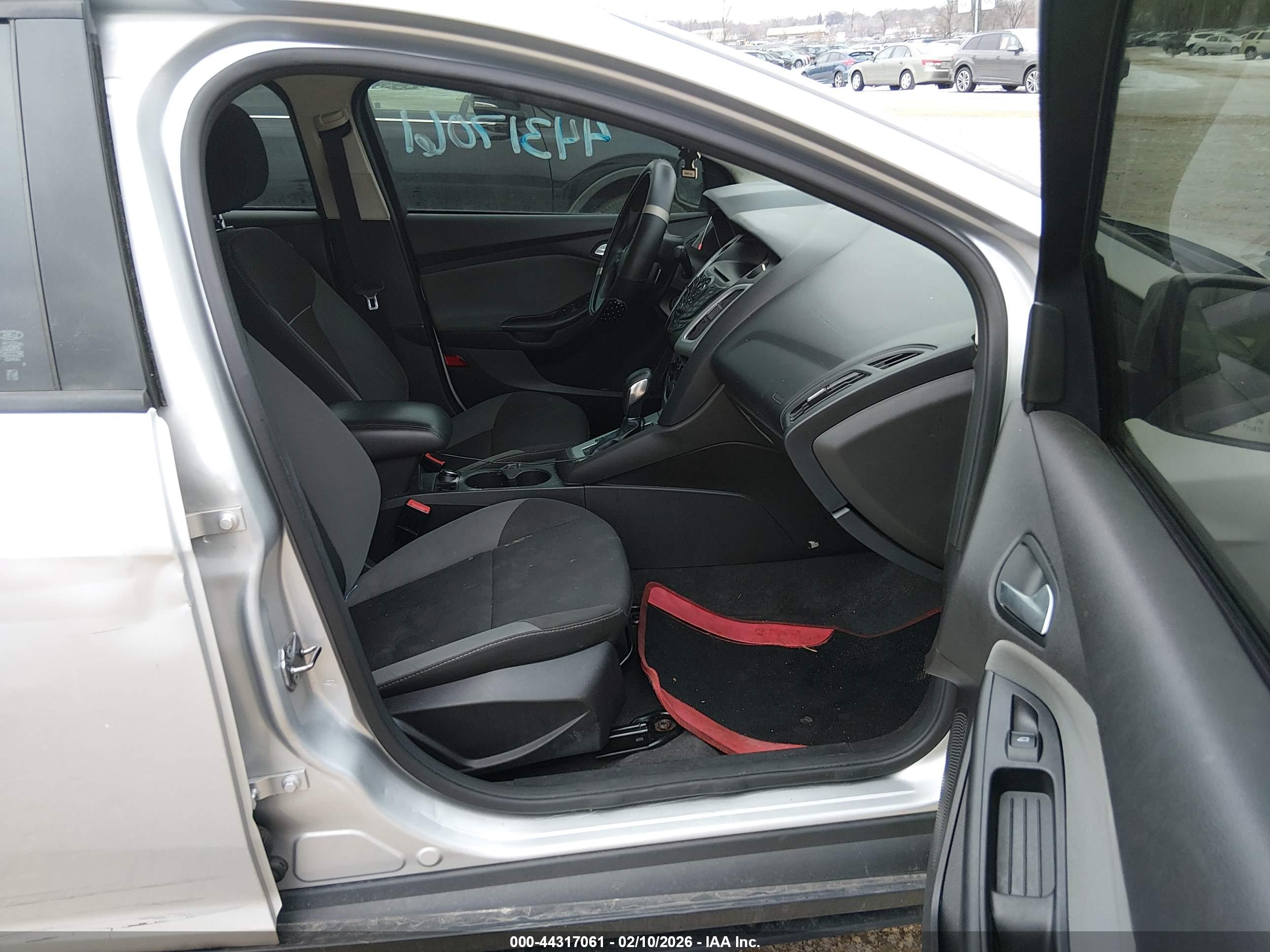 FORD FOCUS image 5