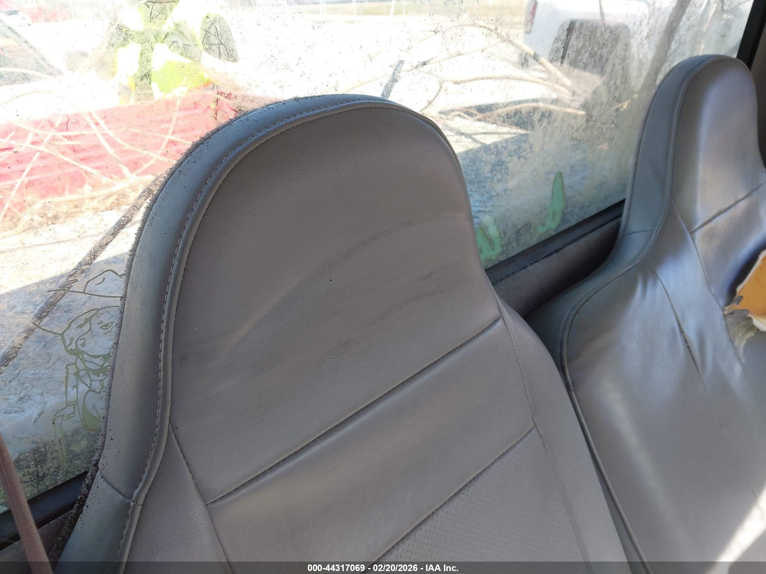 FORD RANGER image 8
