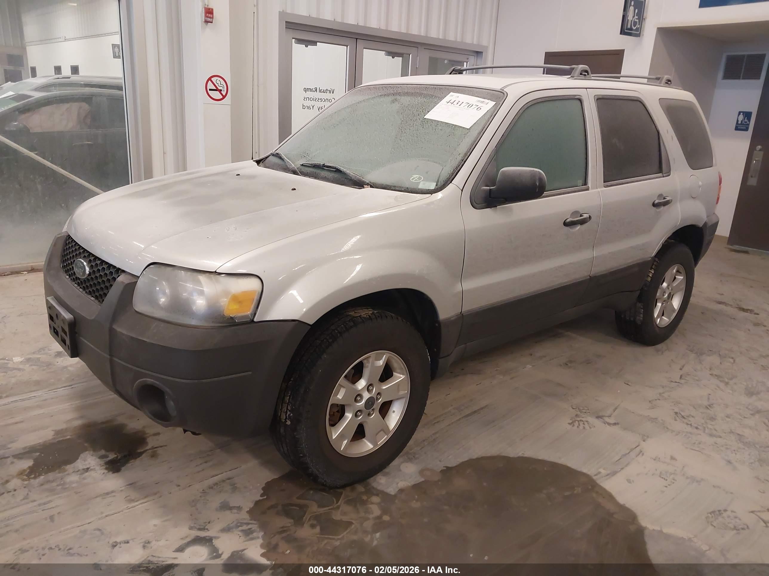 FORD ESCAPE image 2