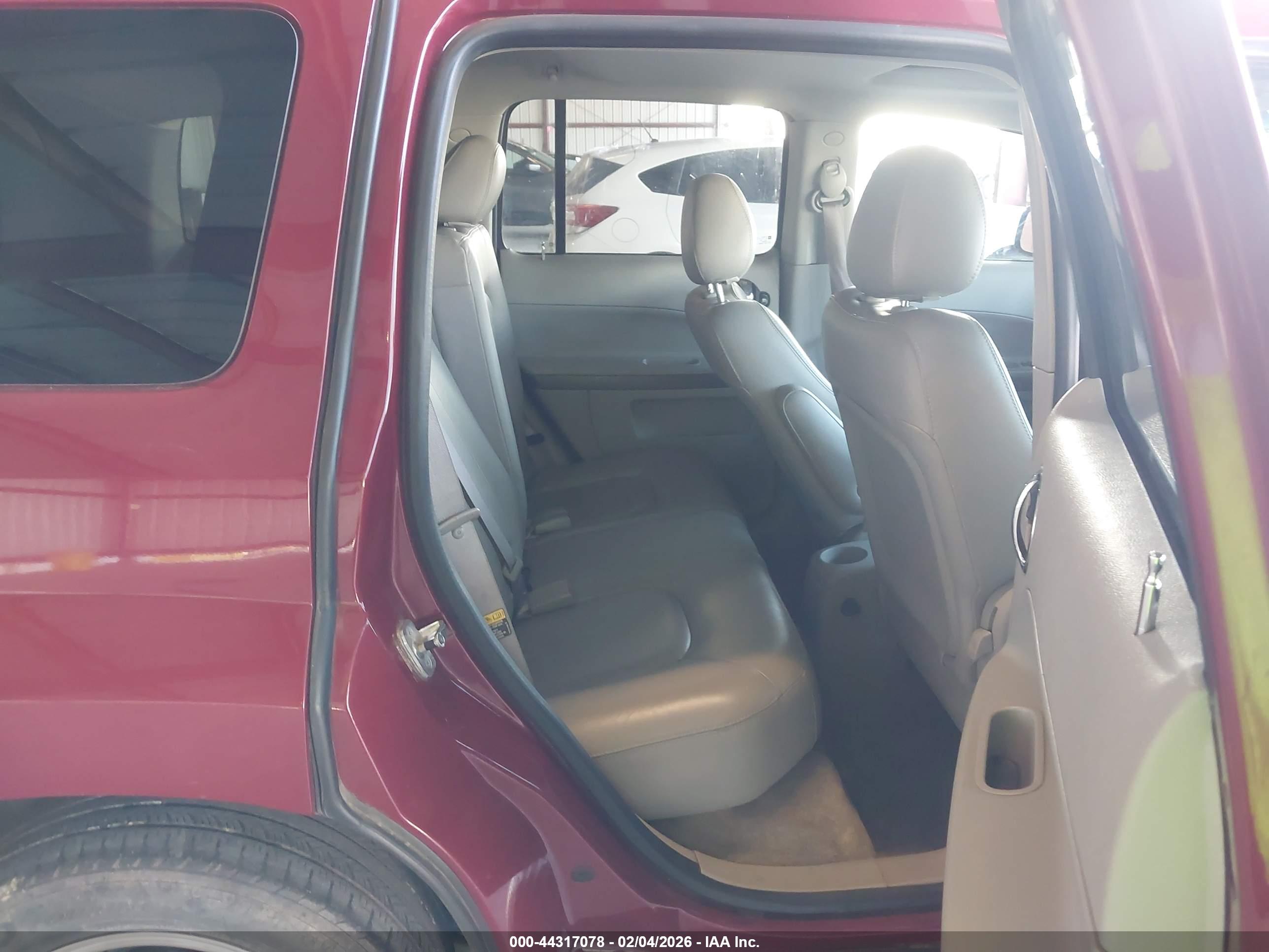 CHEVROLET HHR image 8