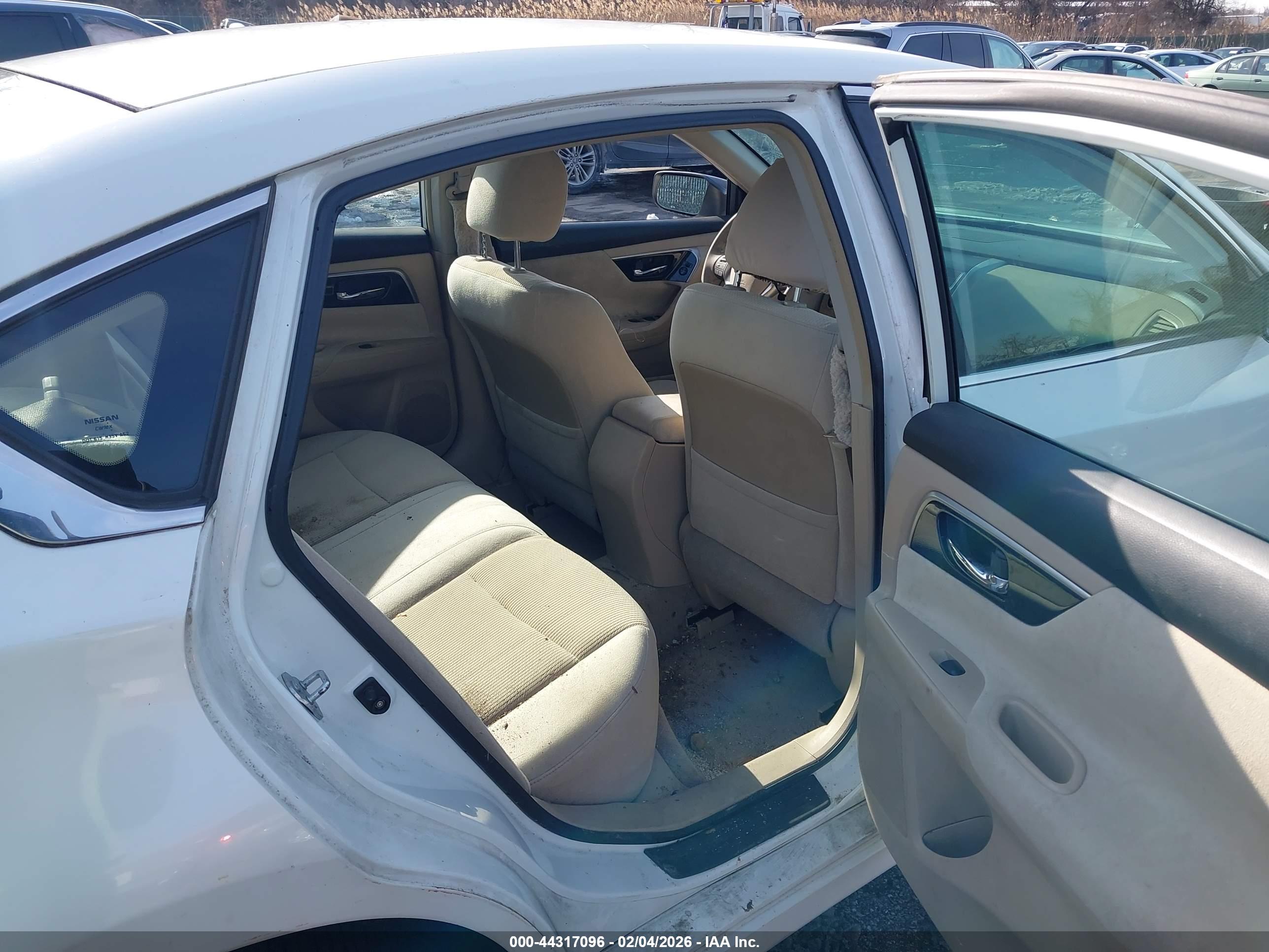 NISSAN ALTIMA image 8