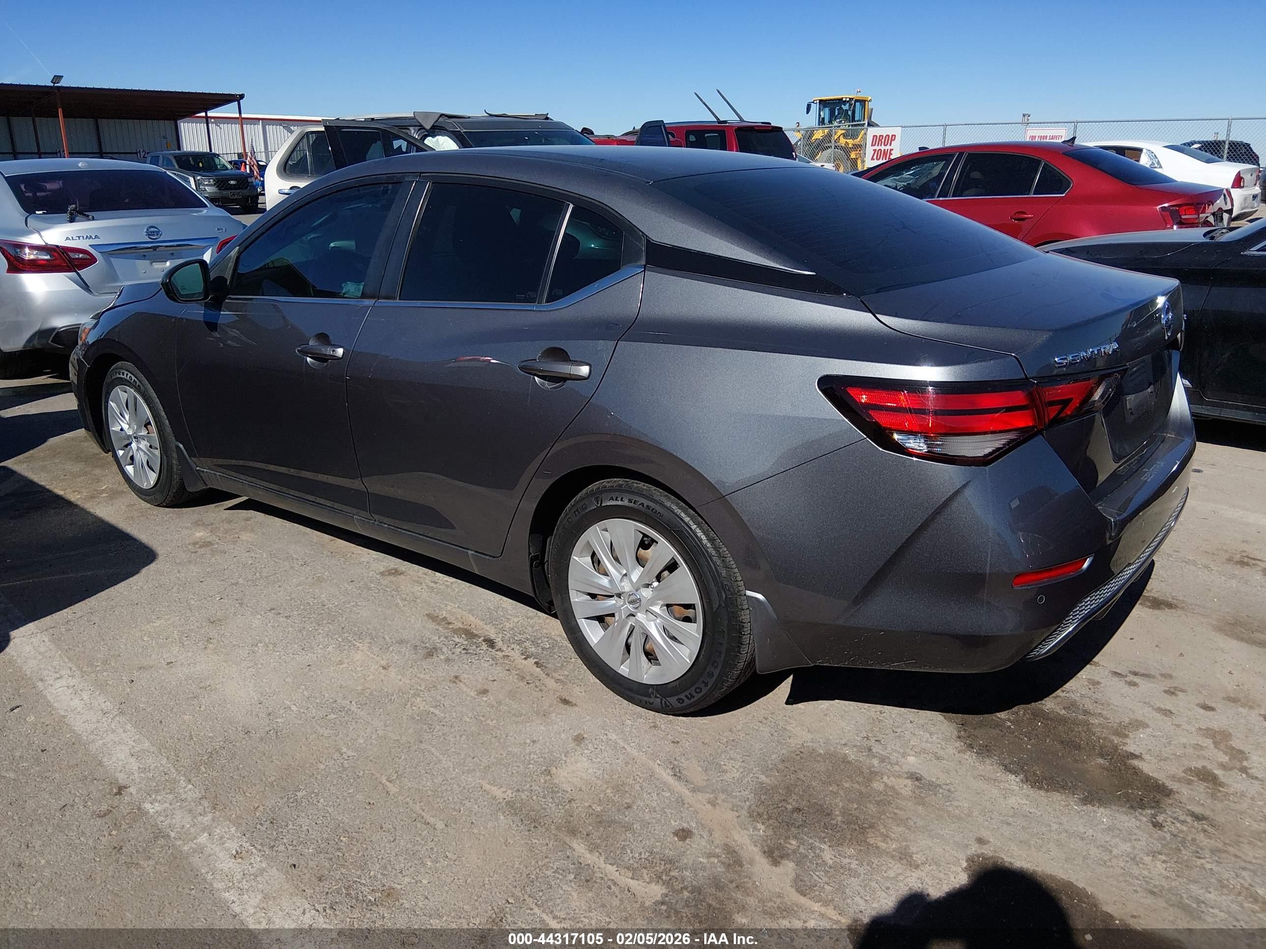 NISSAN SENTRA image 3