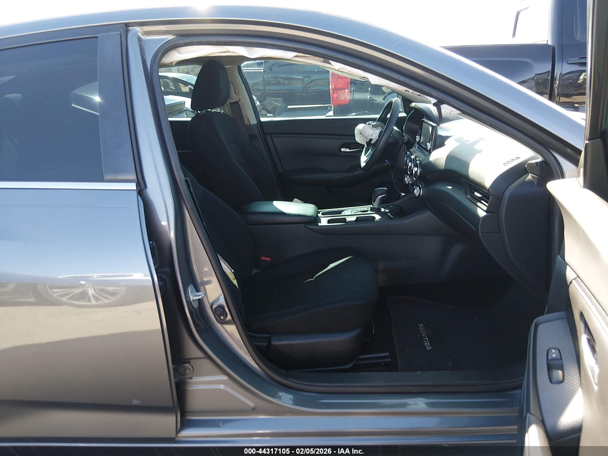 NISSAN SENTRA image 5