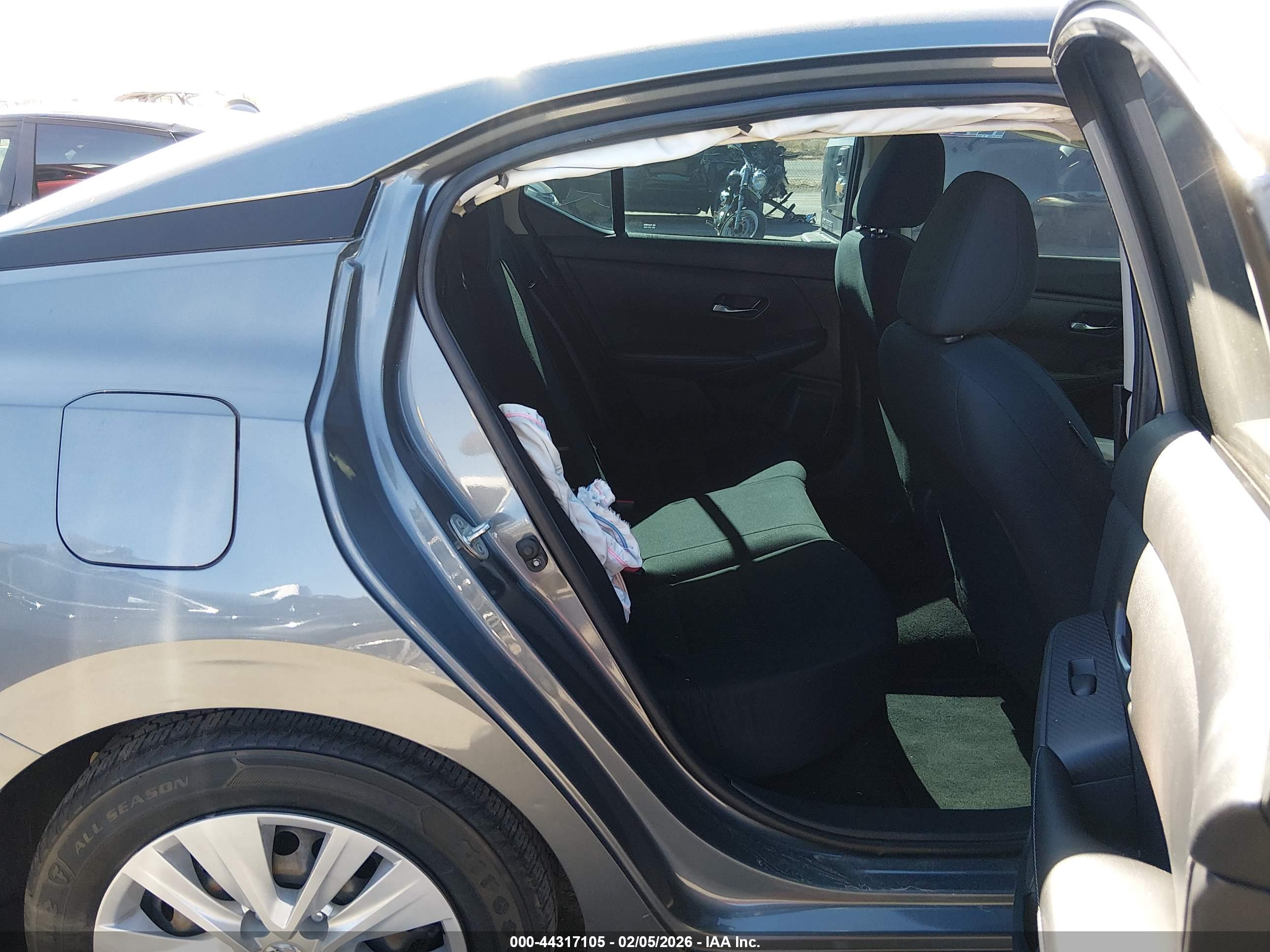 NISSAN SENTRA image 8