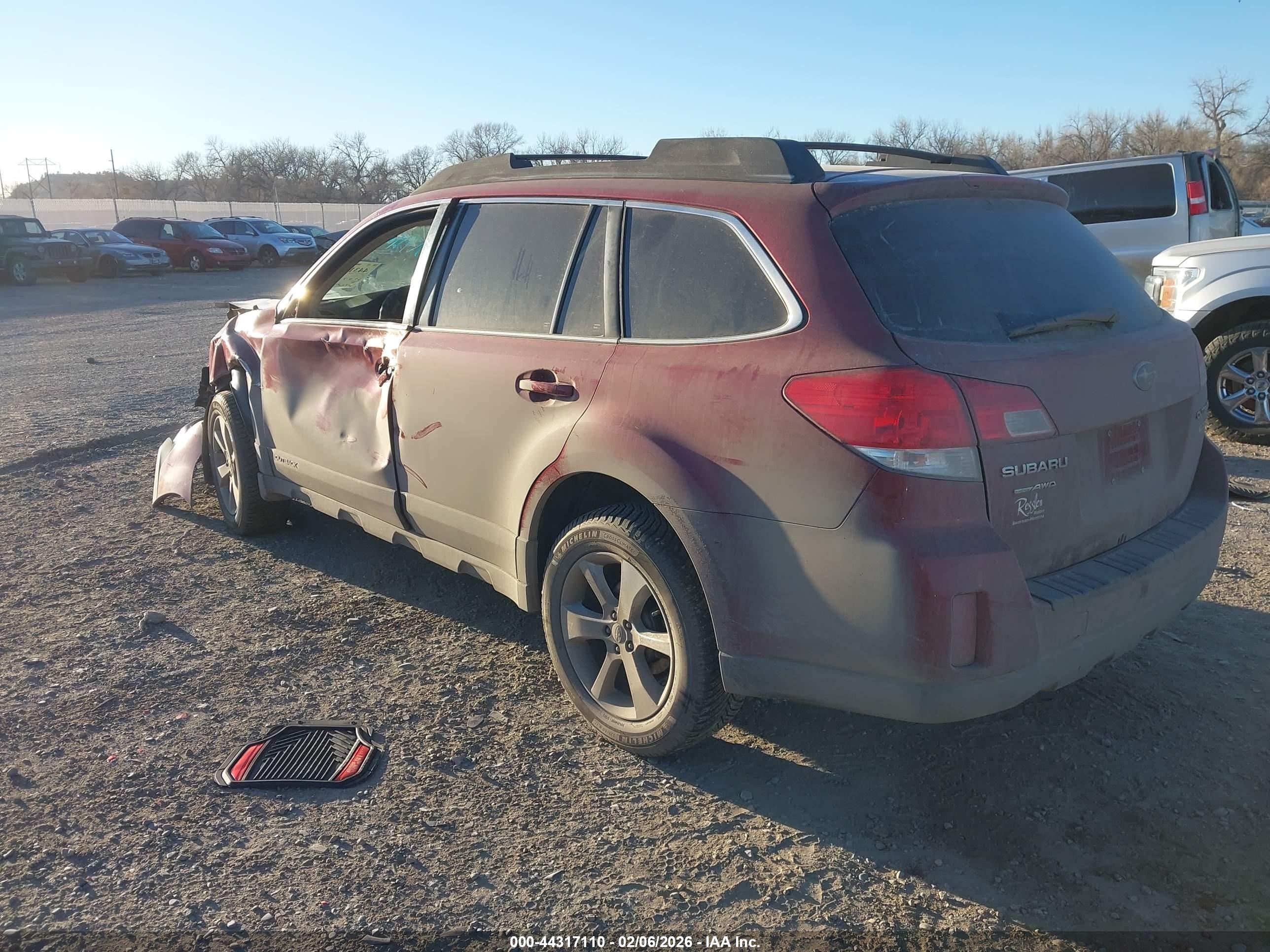 SUBARU OUTBACK image 3