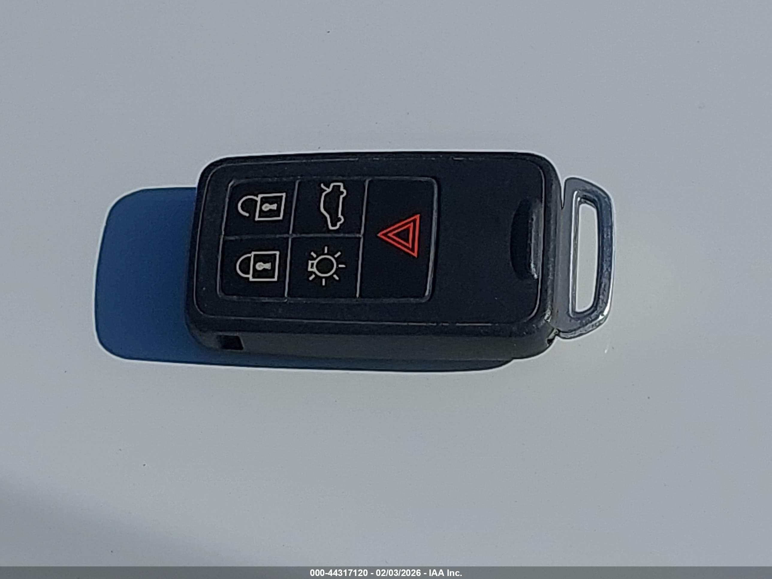 VOLVO S60 image 11