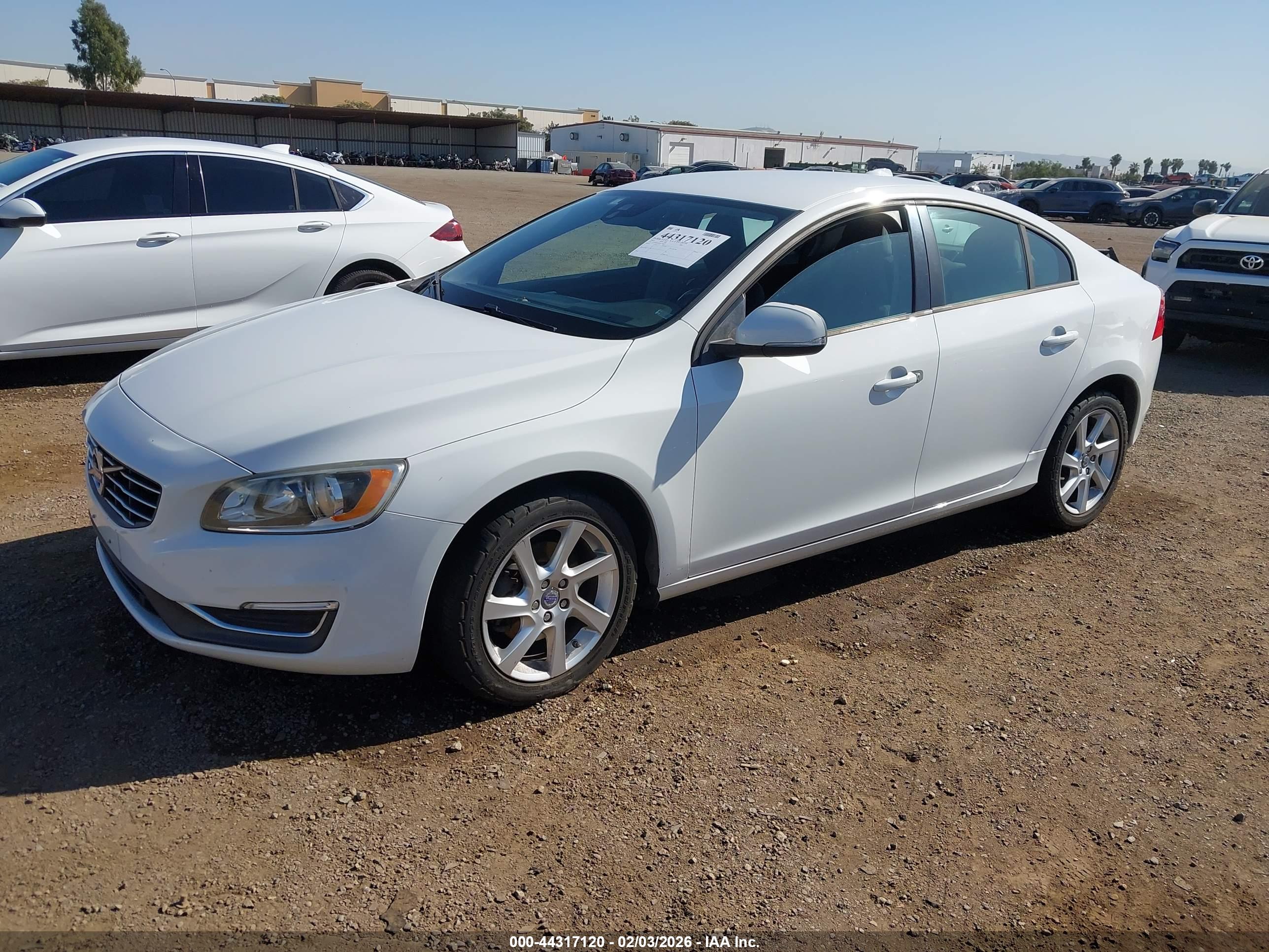 VOLVO S60 image 2
