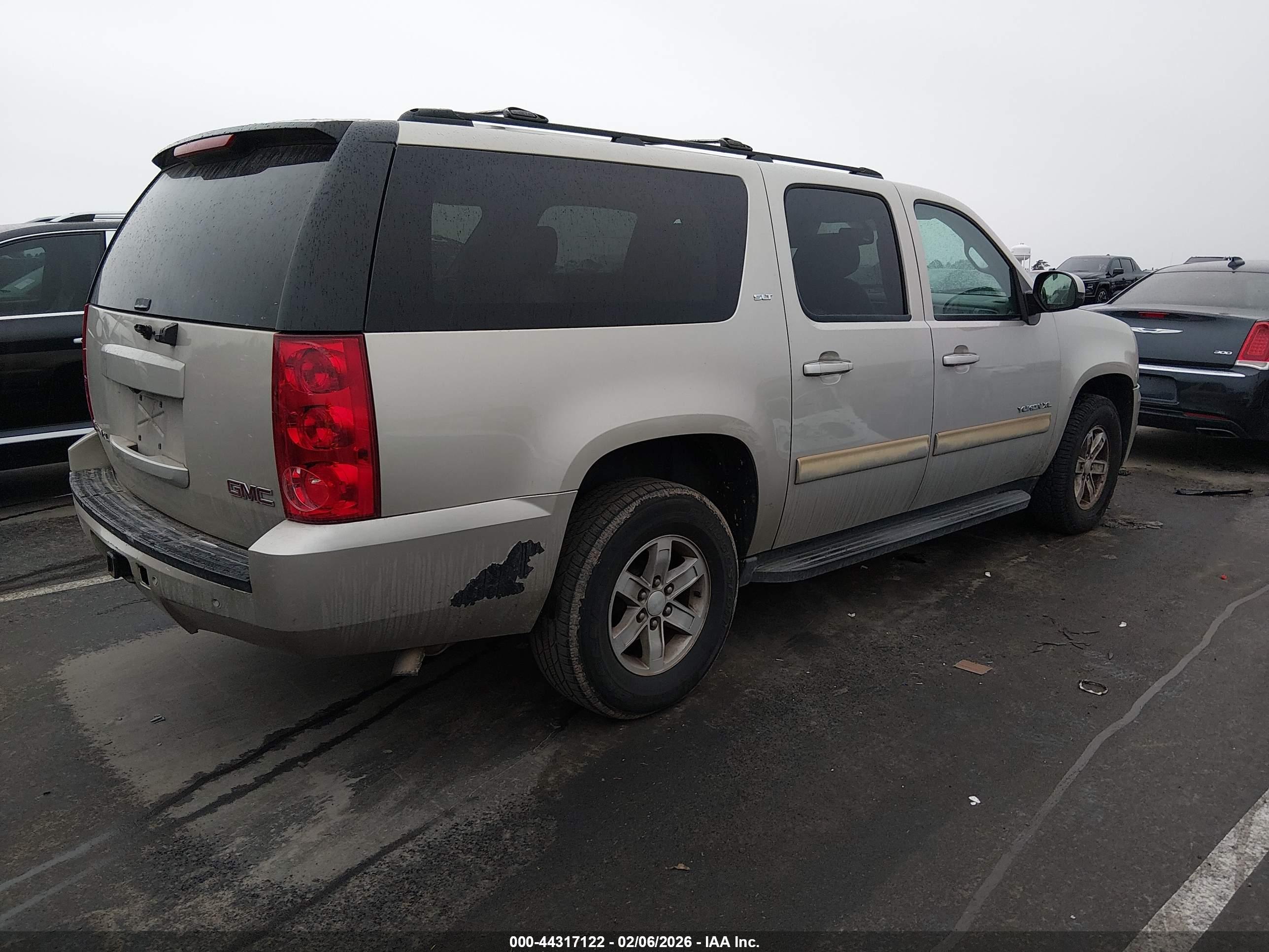 GMC YUKON image 4