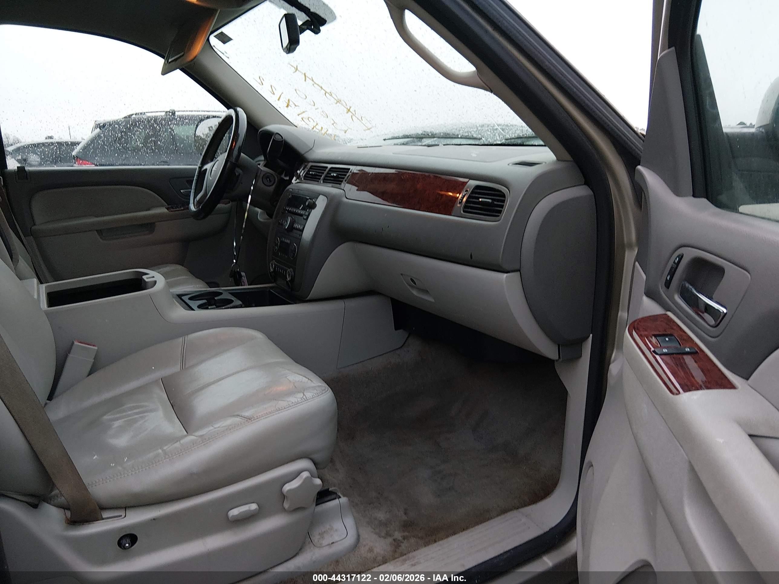 GMC YUKON image 5