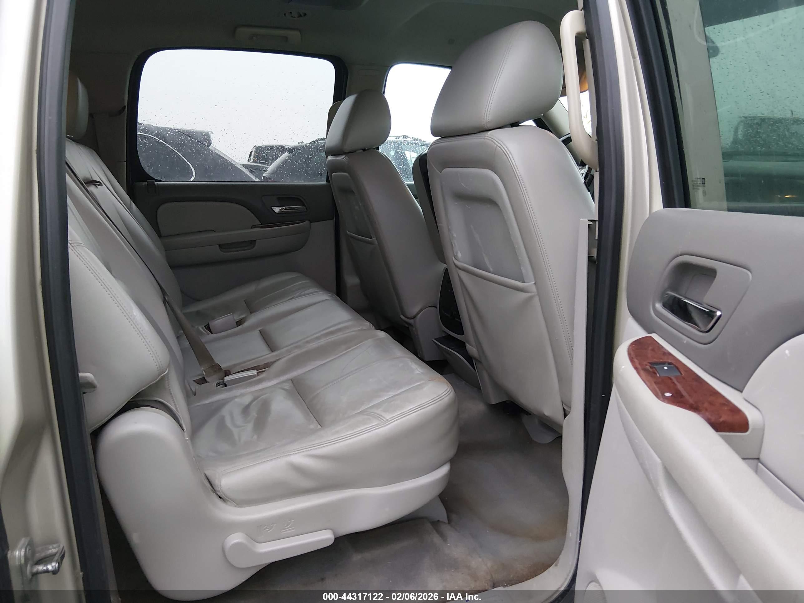GMC YUKON image 8
