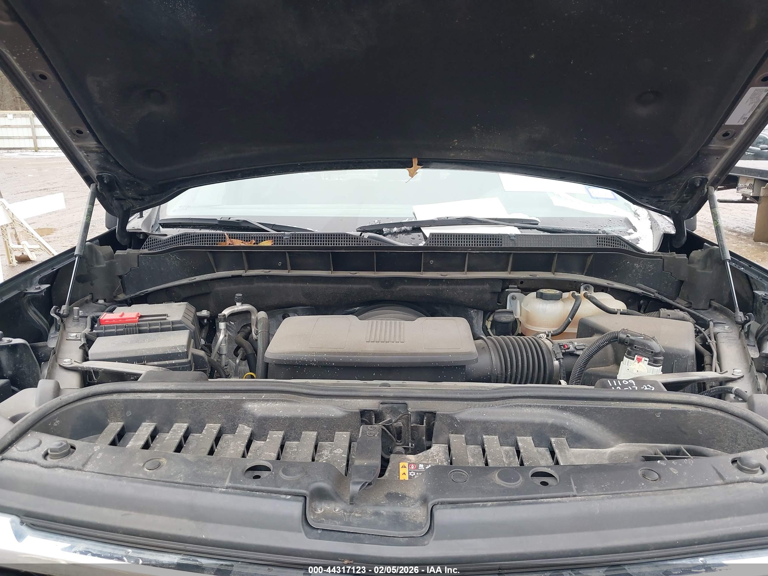 CHEVROLET SILVERADO image 10