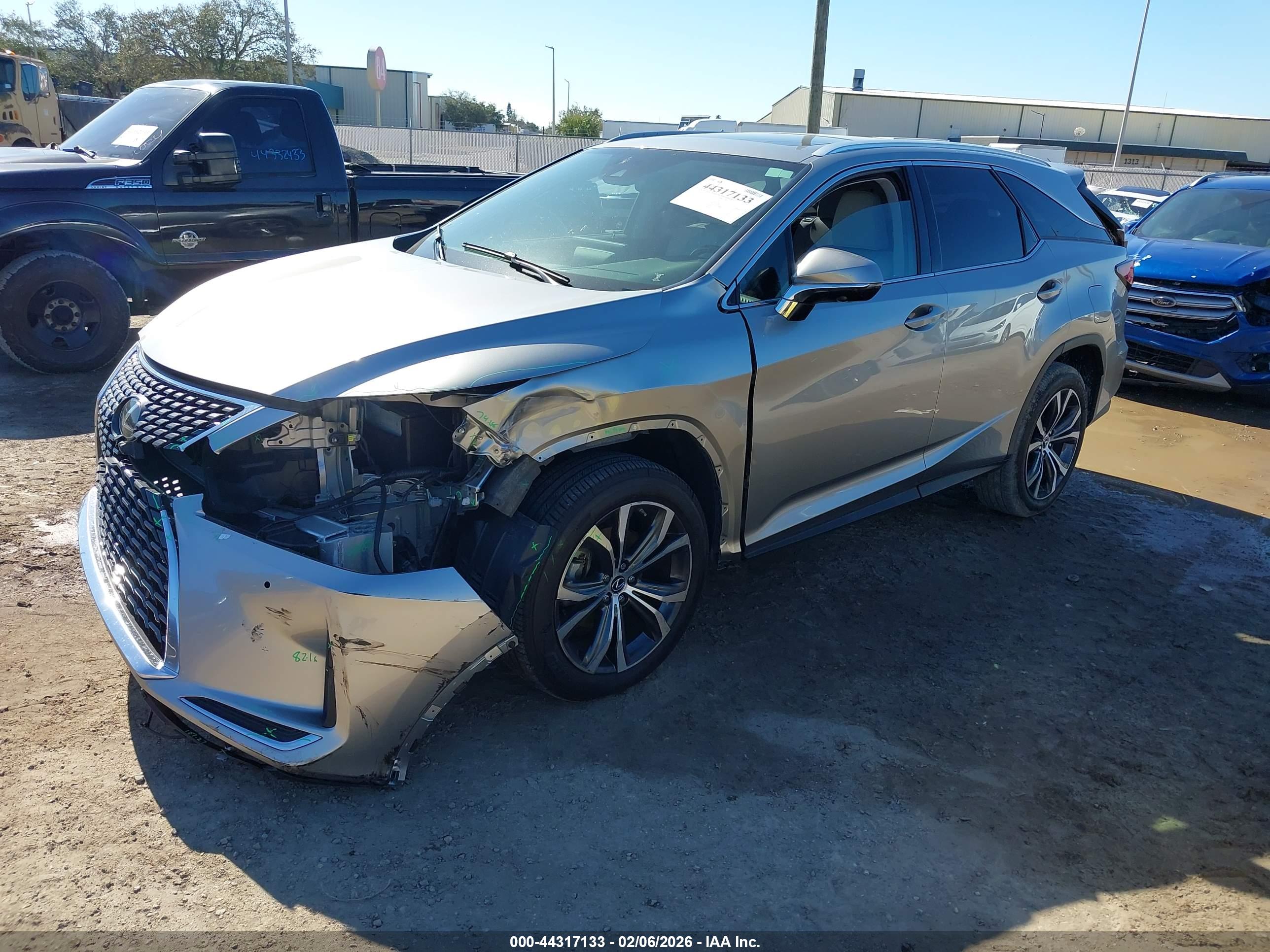 LEXUS RX image 2