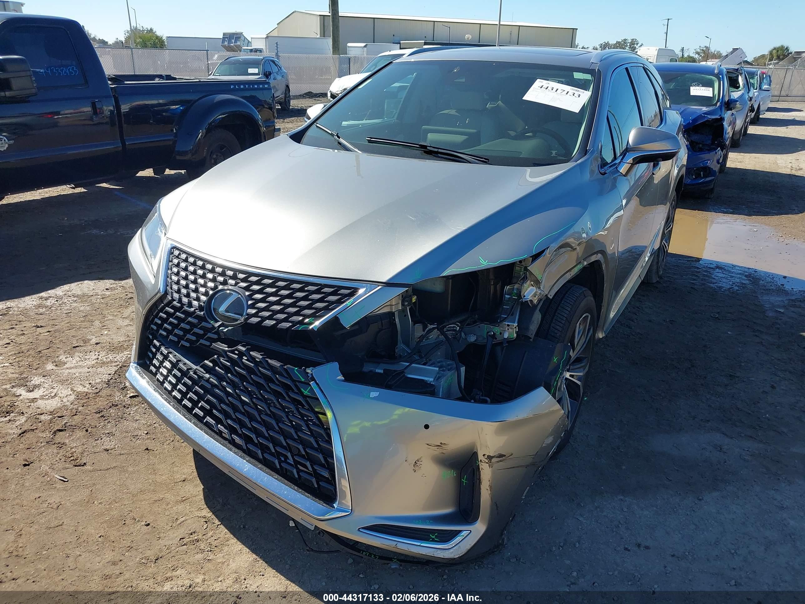 LEXUS RX image 6