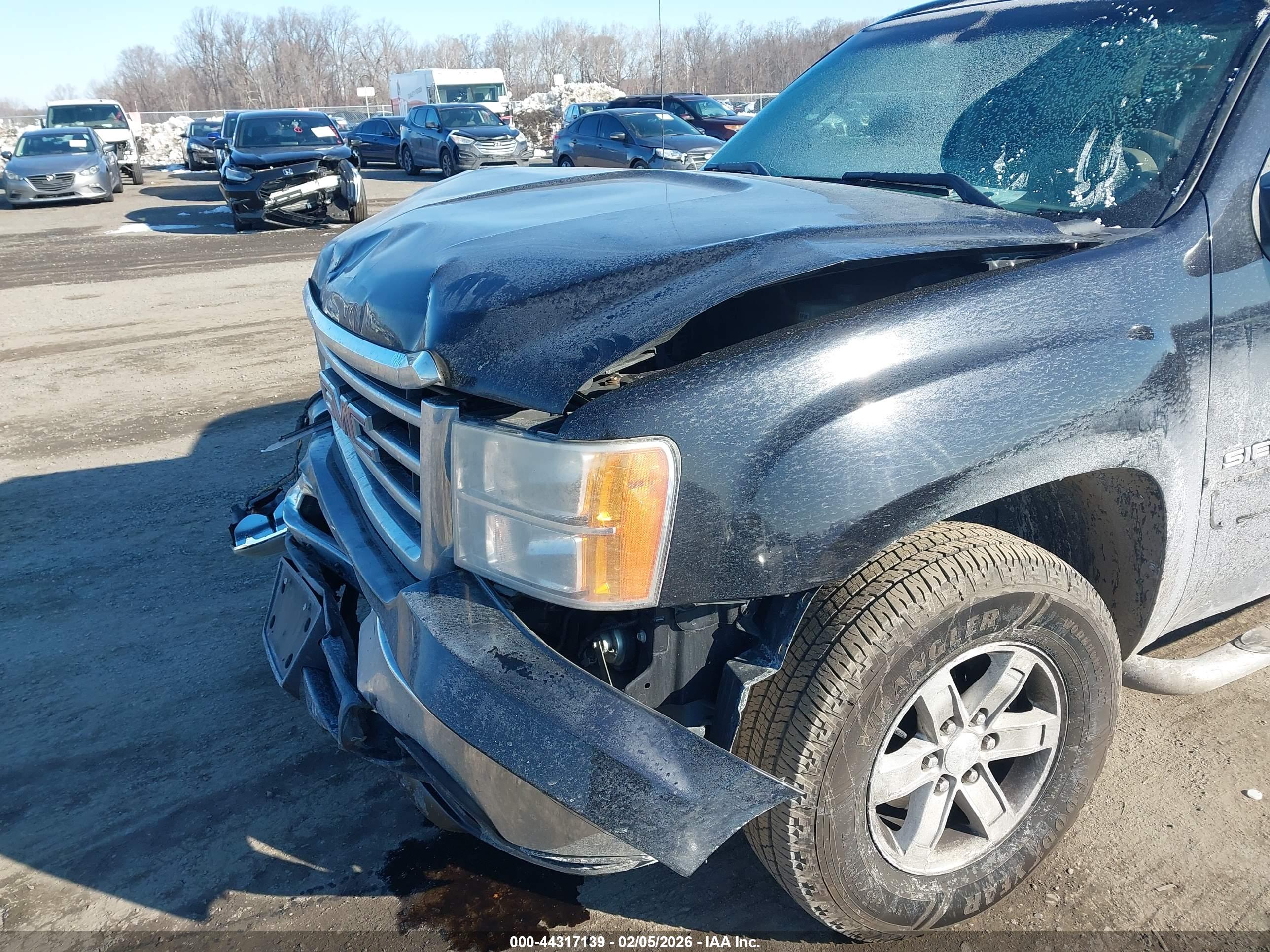GMC SIERRA image 6