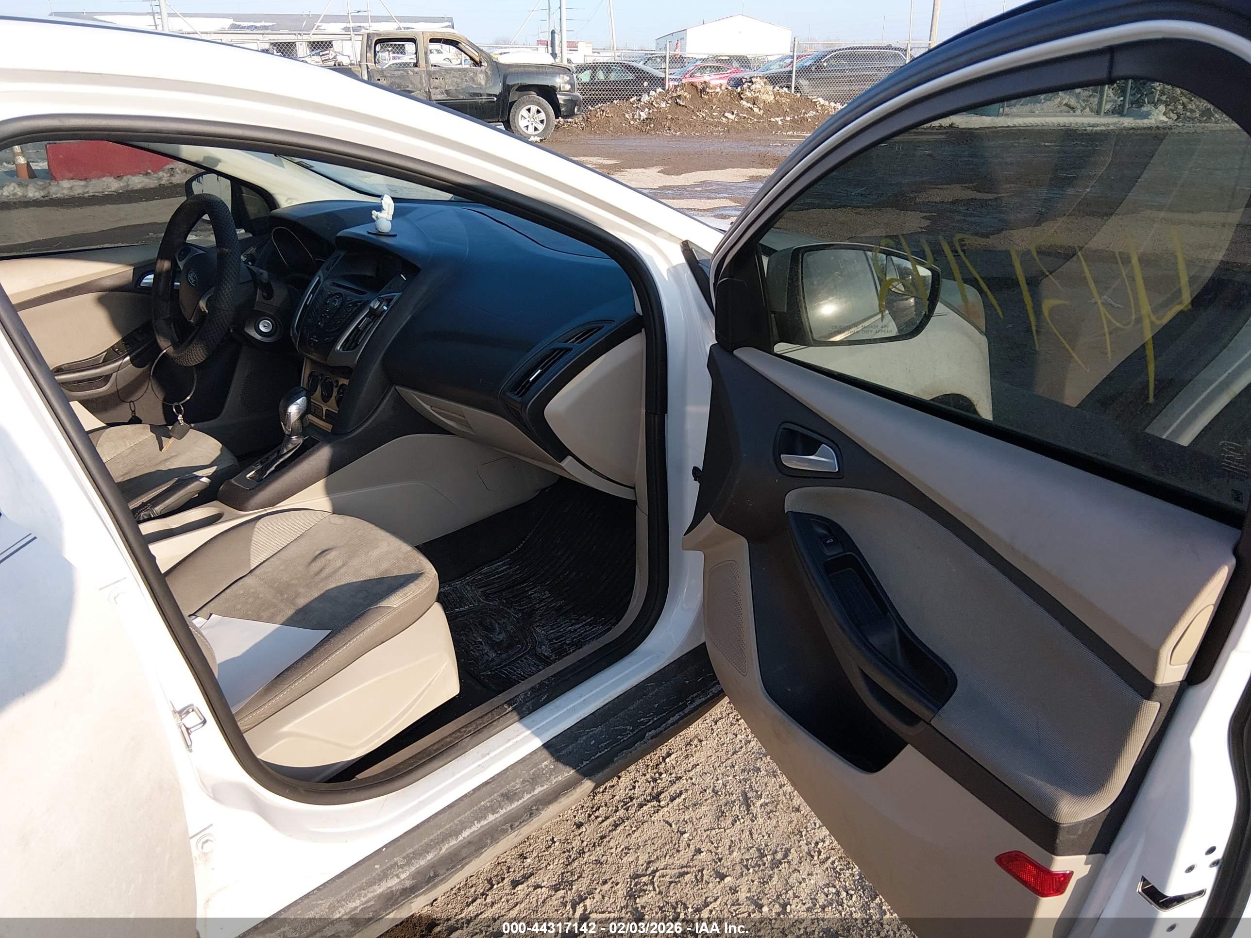 FORD FOCUS image 5