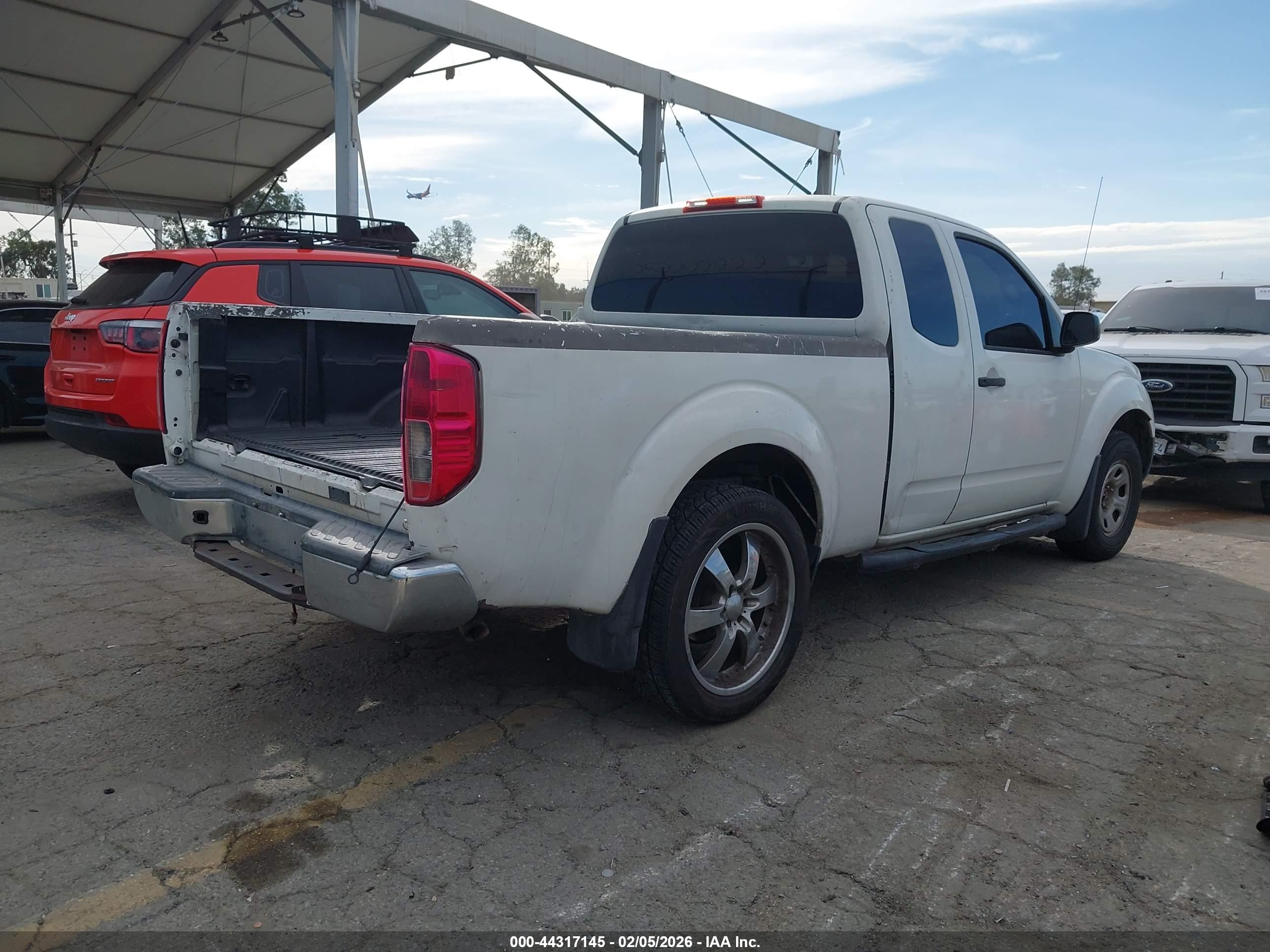 NISSAN FRONTIER image 4
