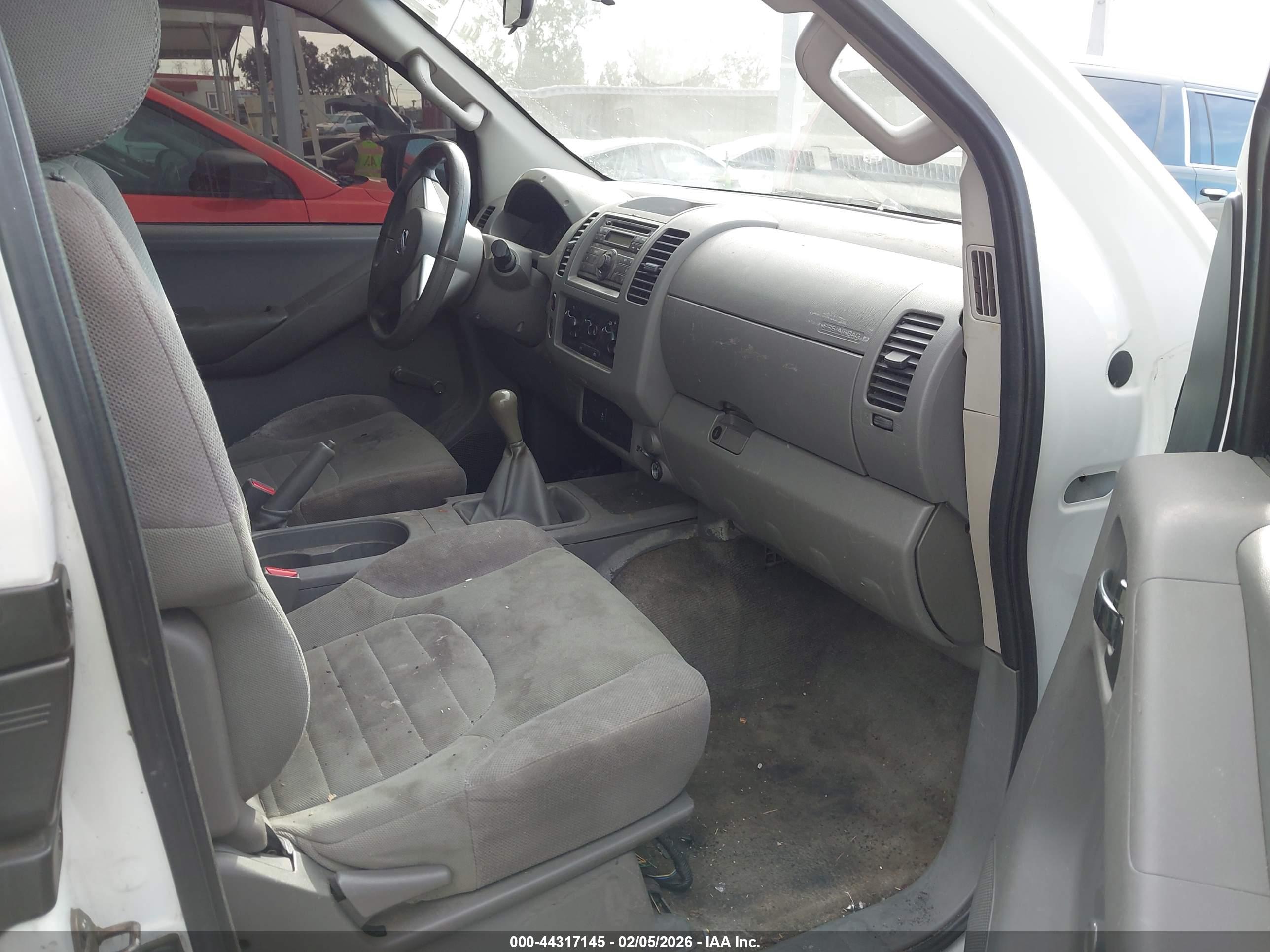 NISSAN FRONTIER image 5