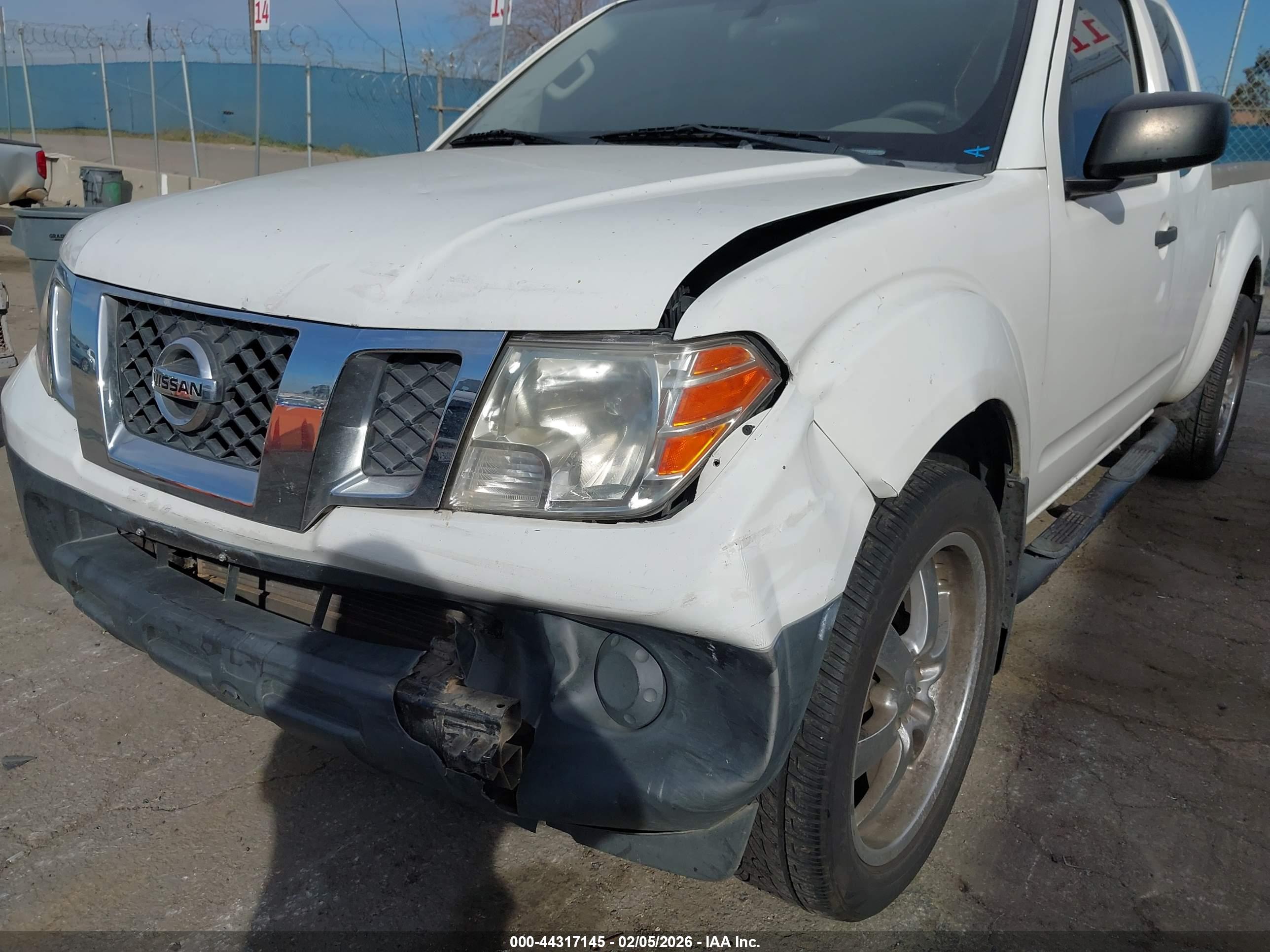NISSAN FRONTIER image 6