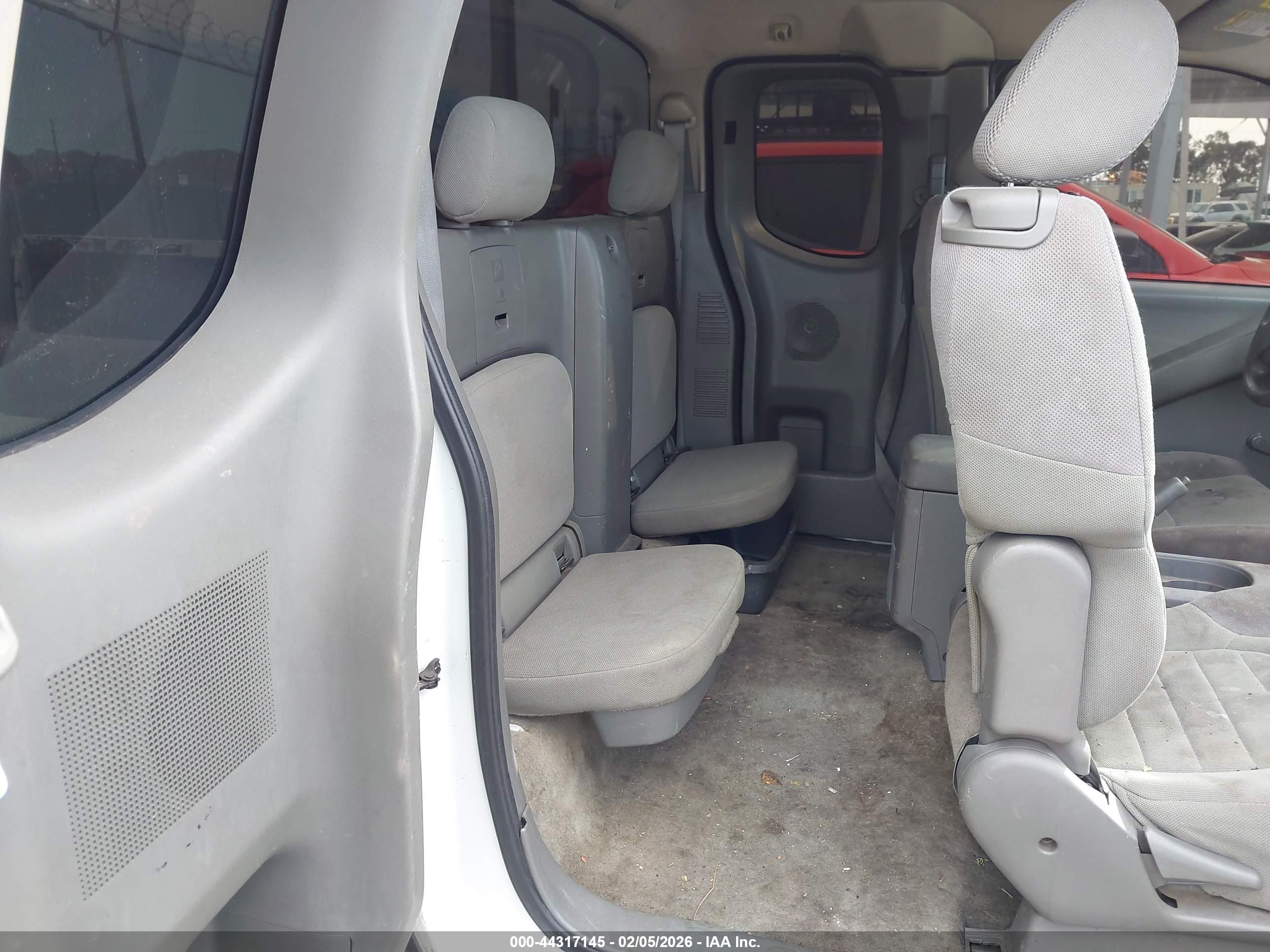 NISSAN FRONTIER image 8