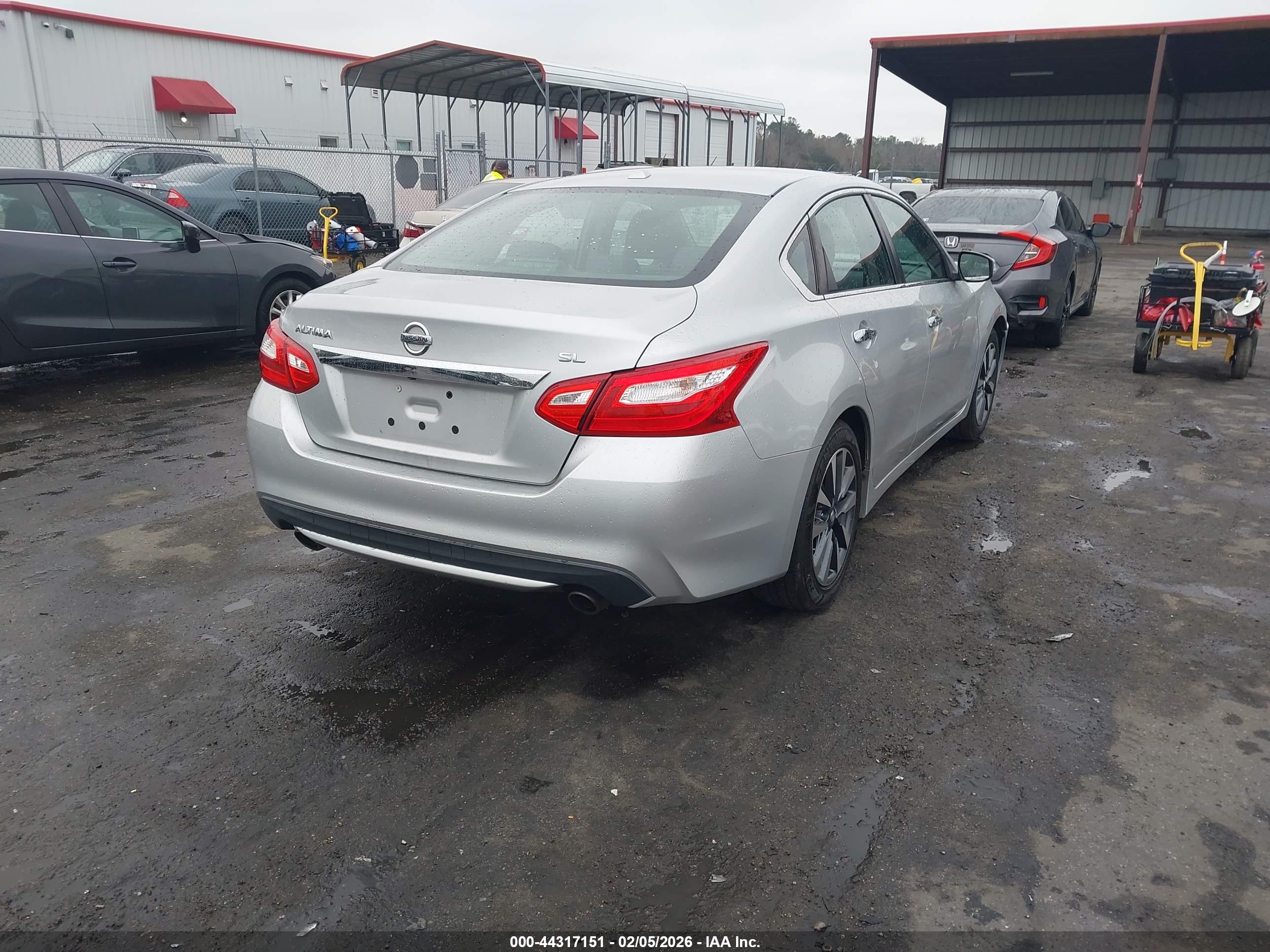 NISSAN ALTIMA image 4