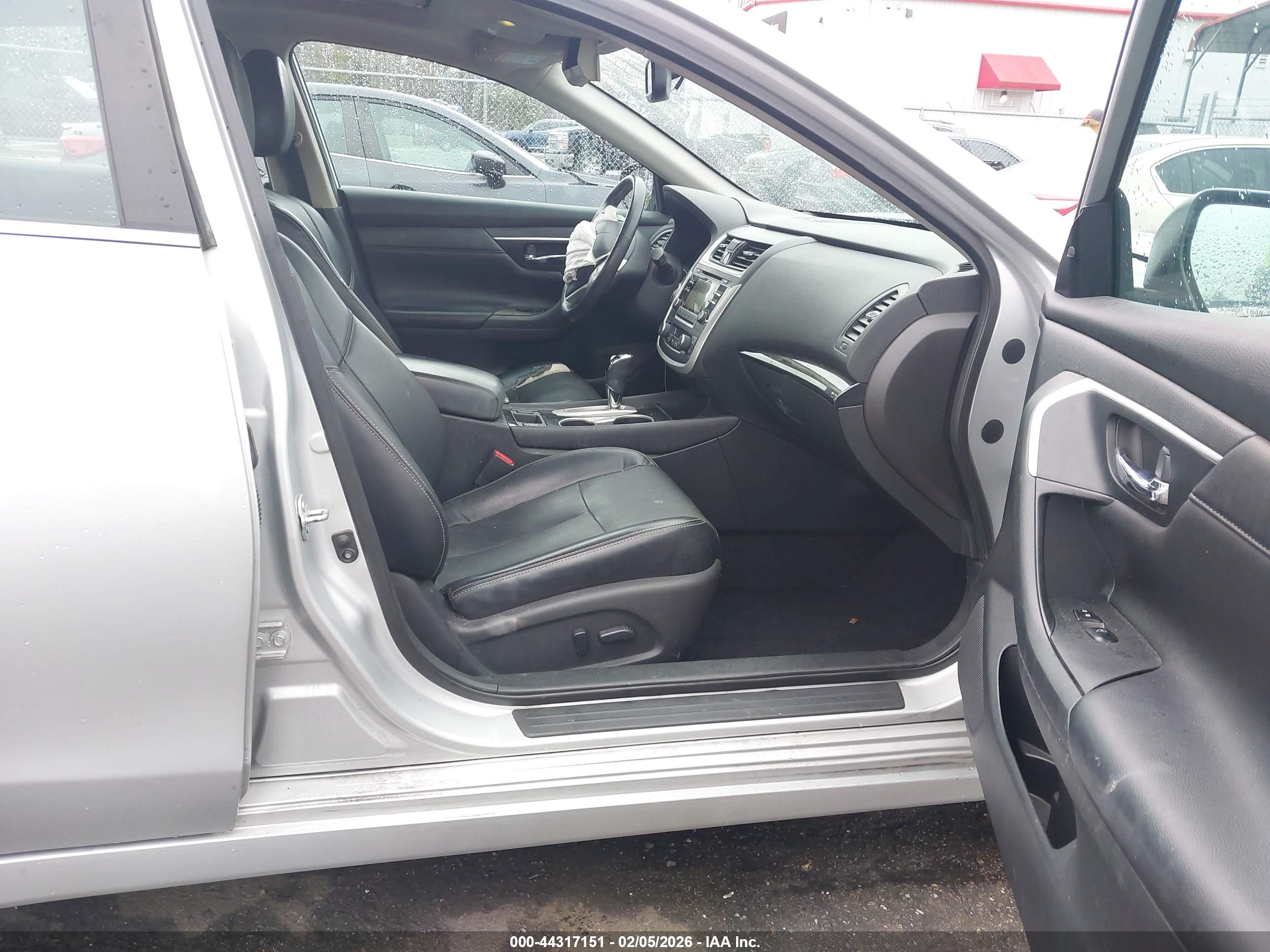 NISSAN ALTIMA image 5