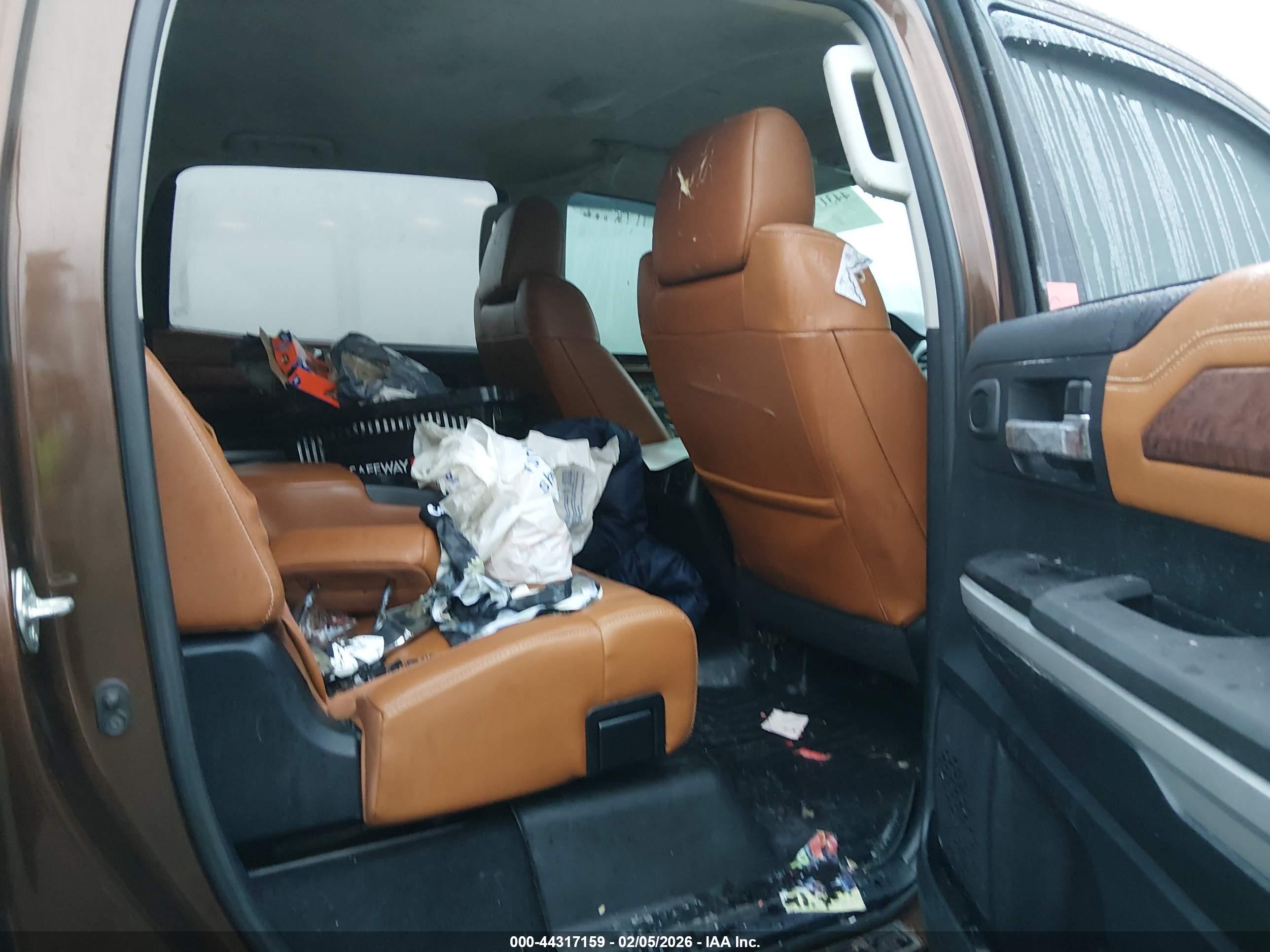 TOYOTA TUNDRA image 8